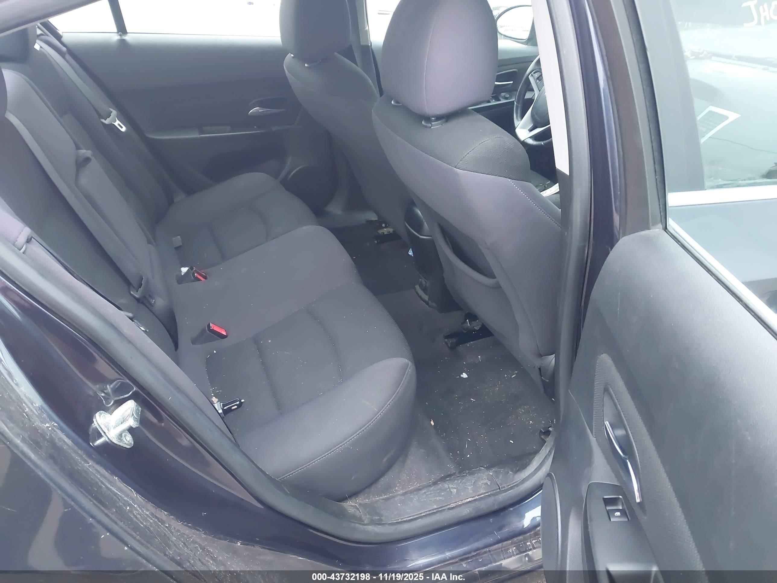 CHEVROLET CRUZE image 8