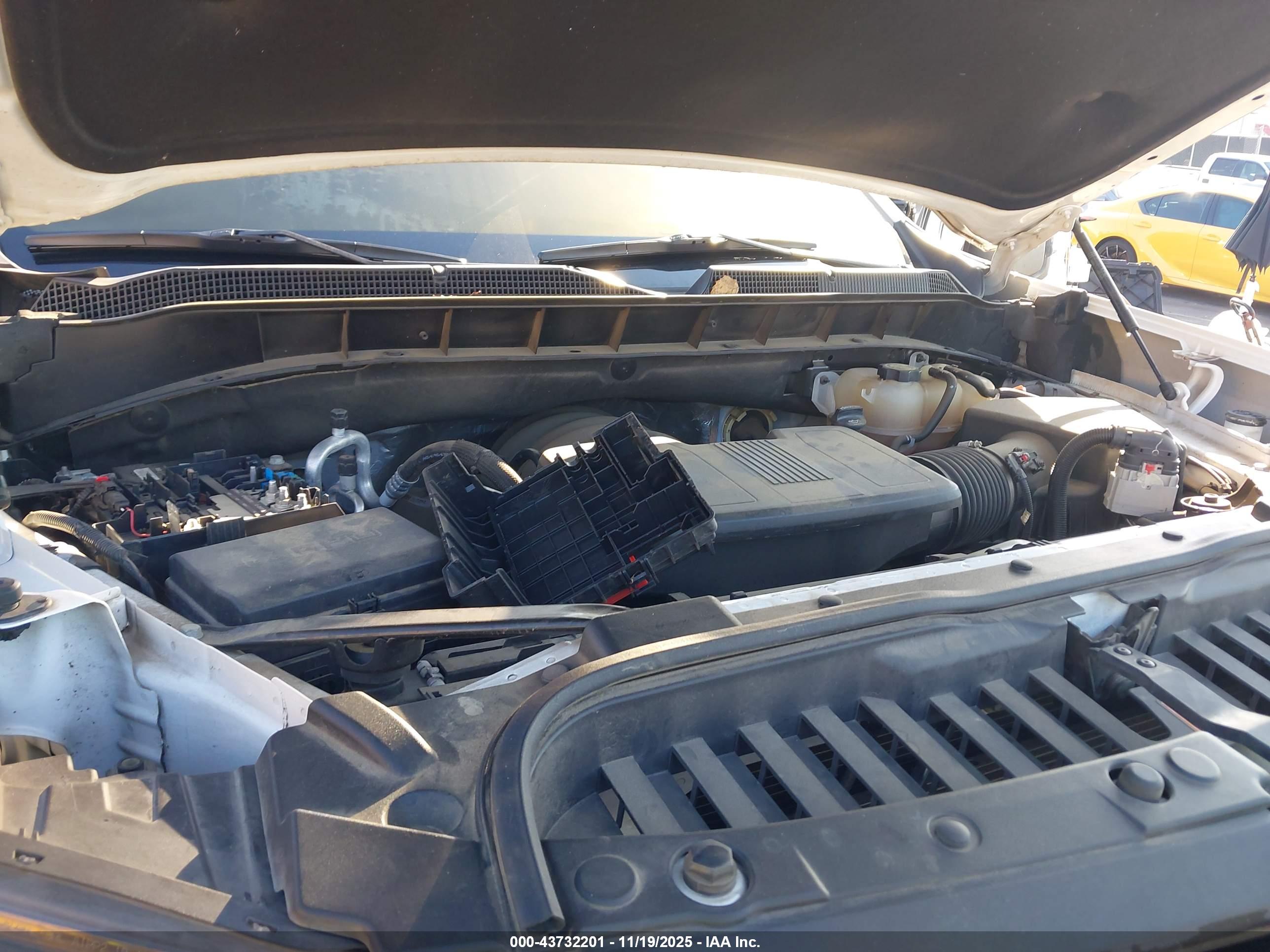 CHEVROLET SILVERADO image 10