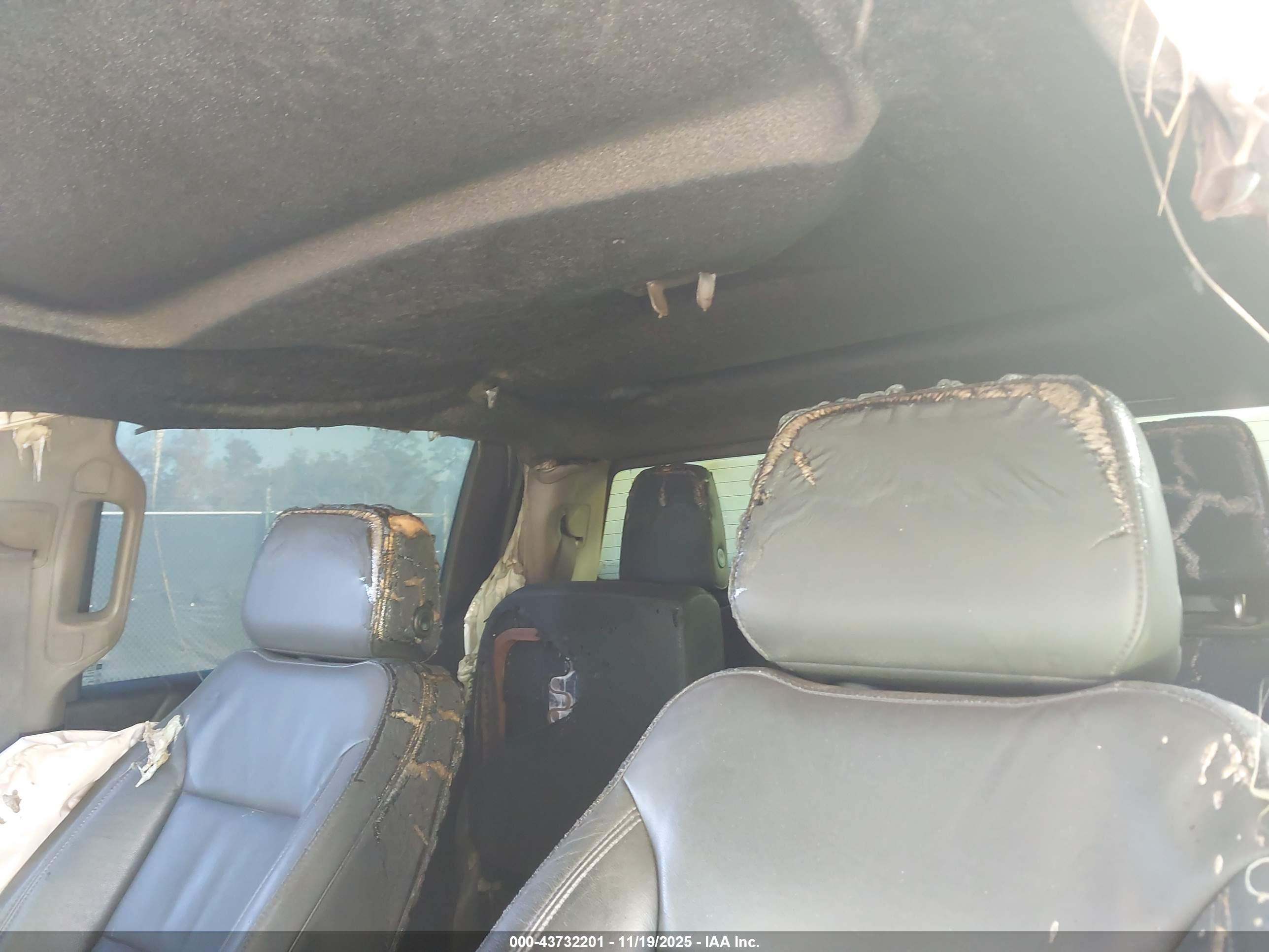 CHEVROLET SILVERADO image 6