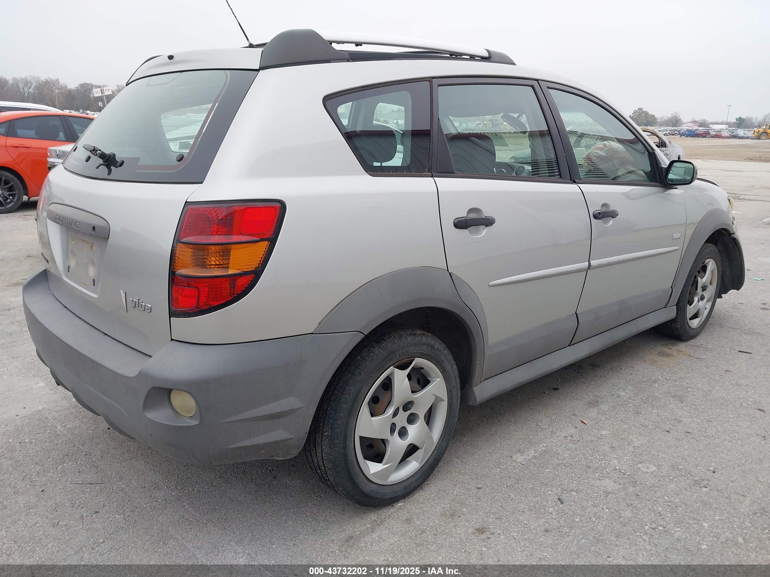PONTIAC VIBE image 4