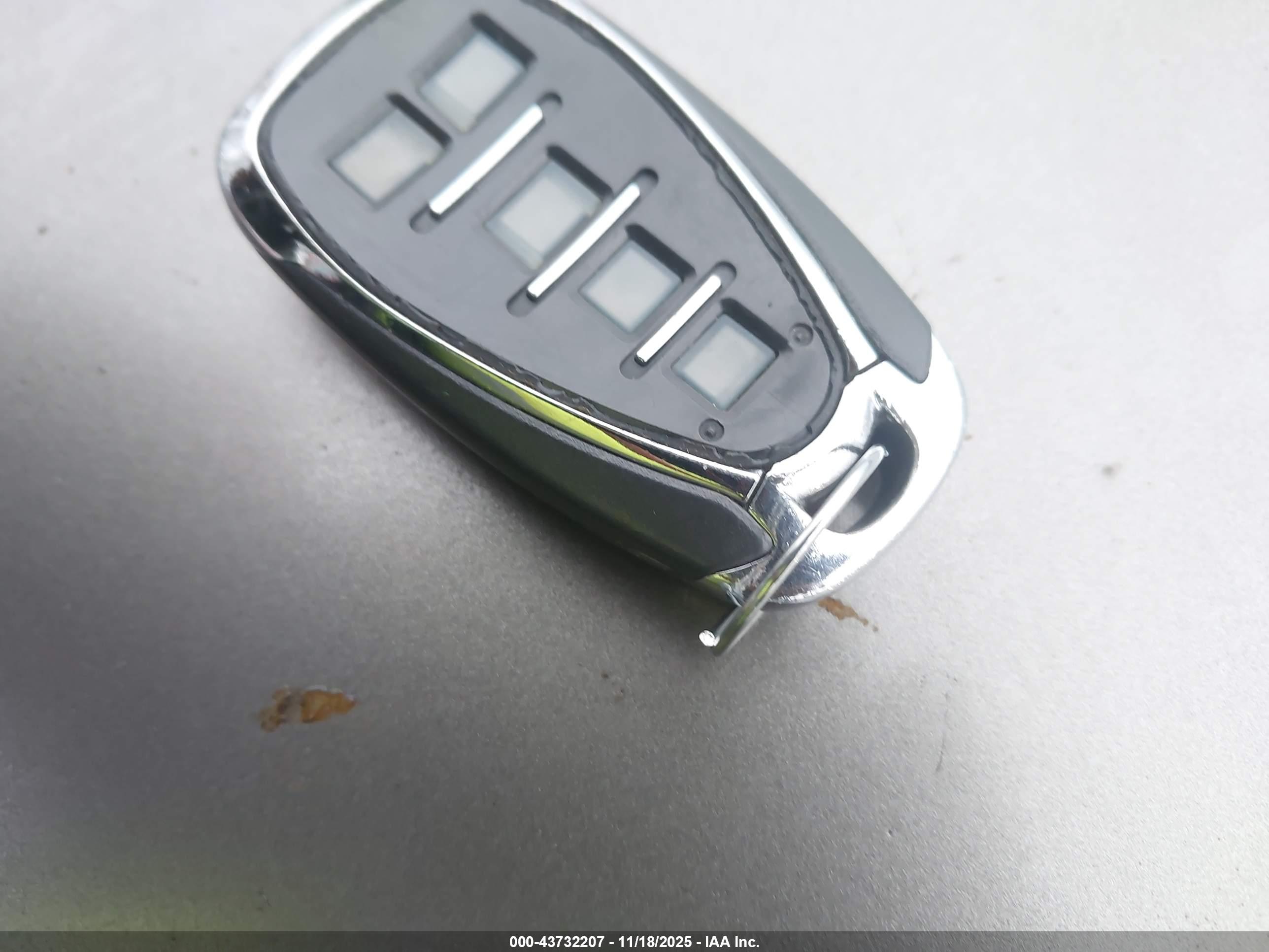 CHEVROLET EQUINOX image 11