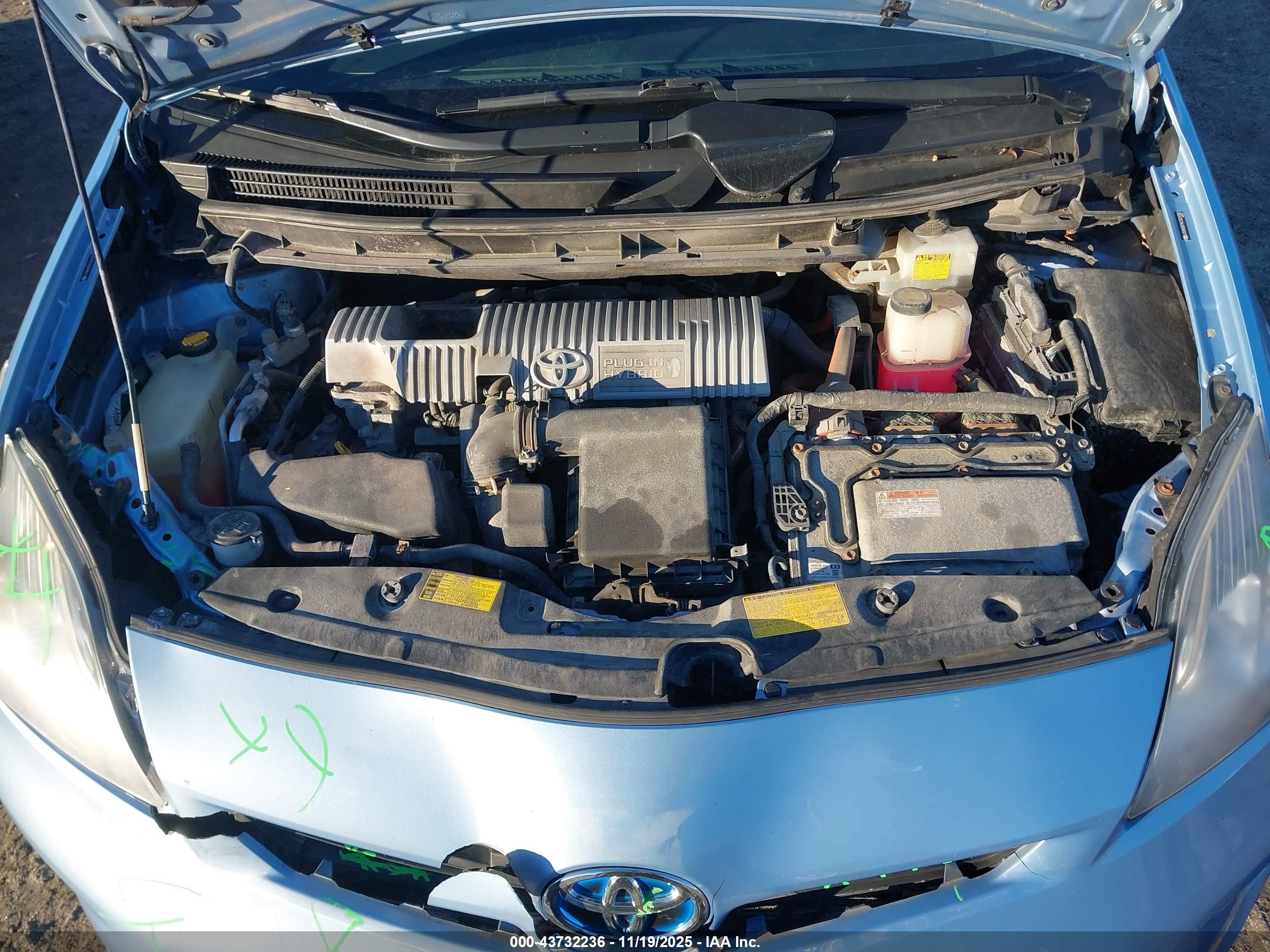 TOYOTA PRIUS image 10