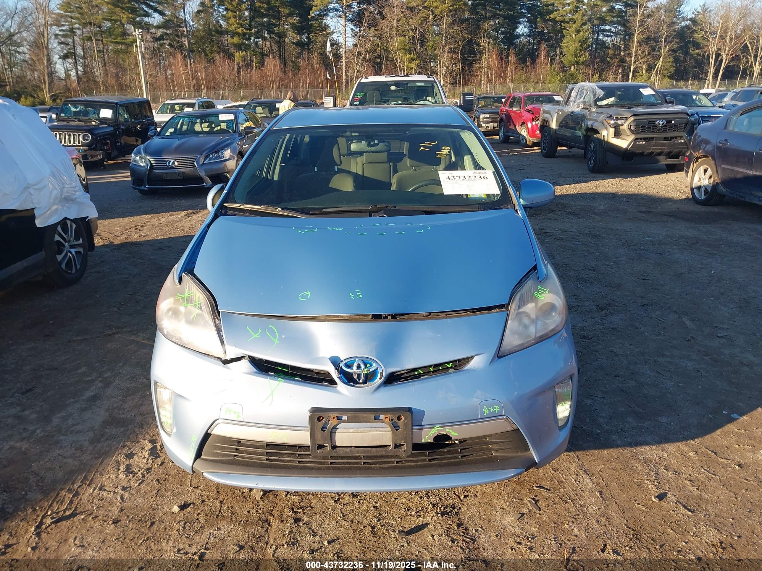 TOYOTA PRIUS image 6