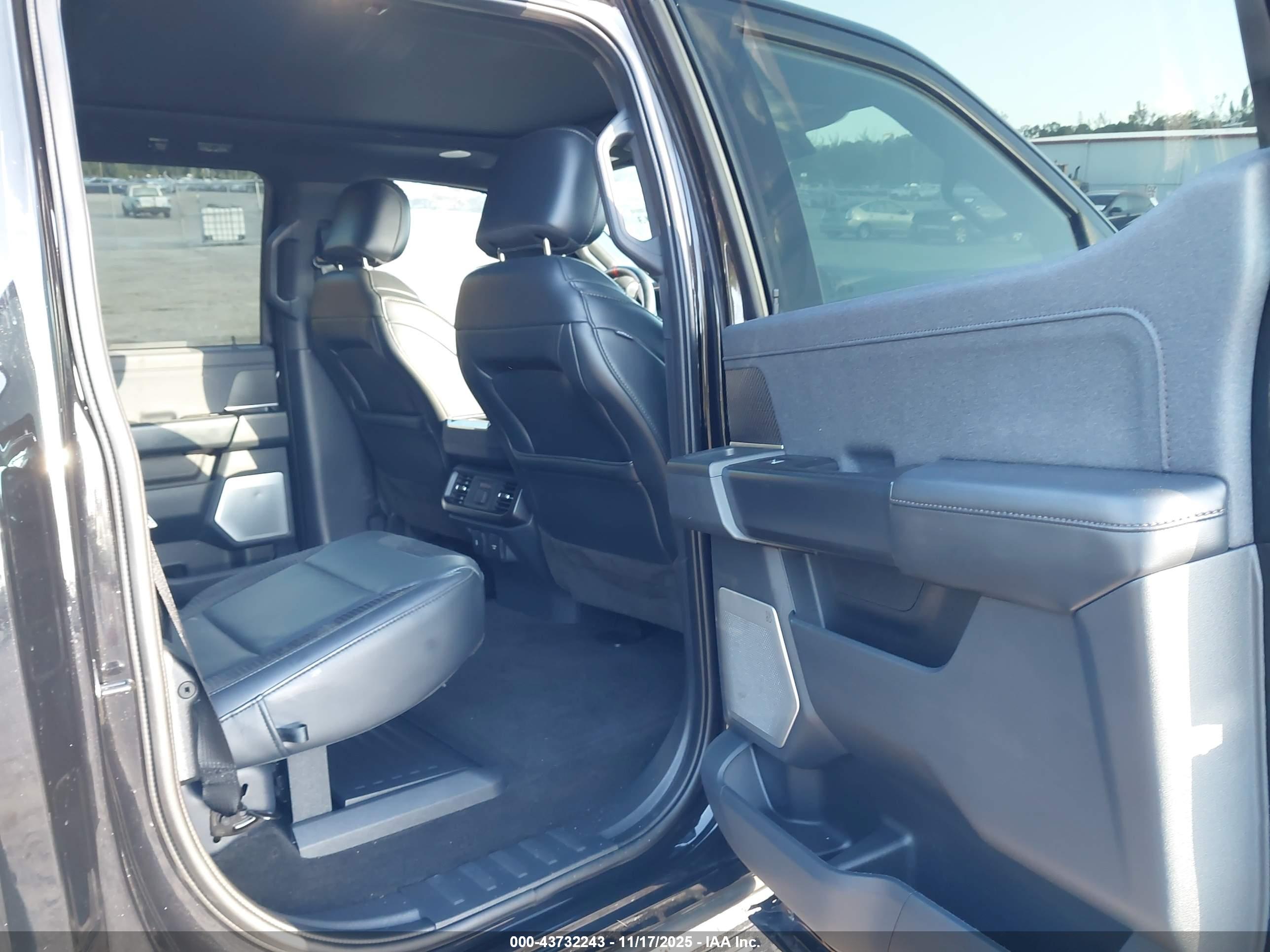 FORD F-150 image 8