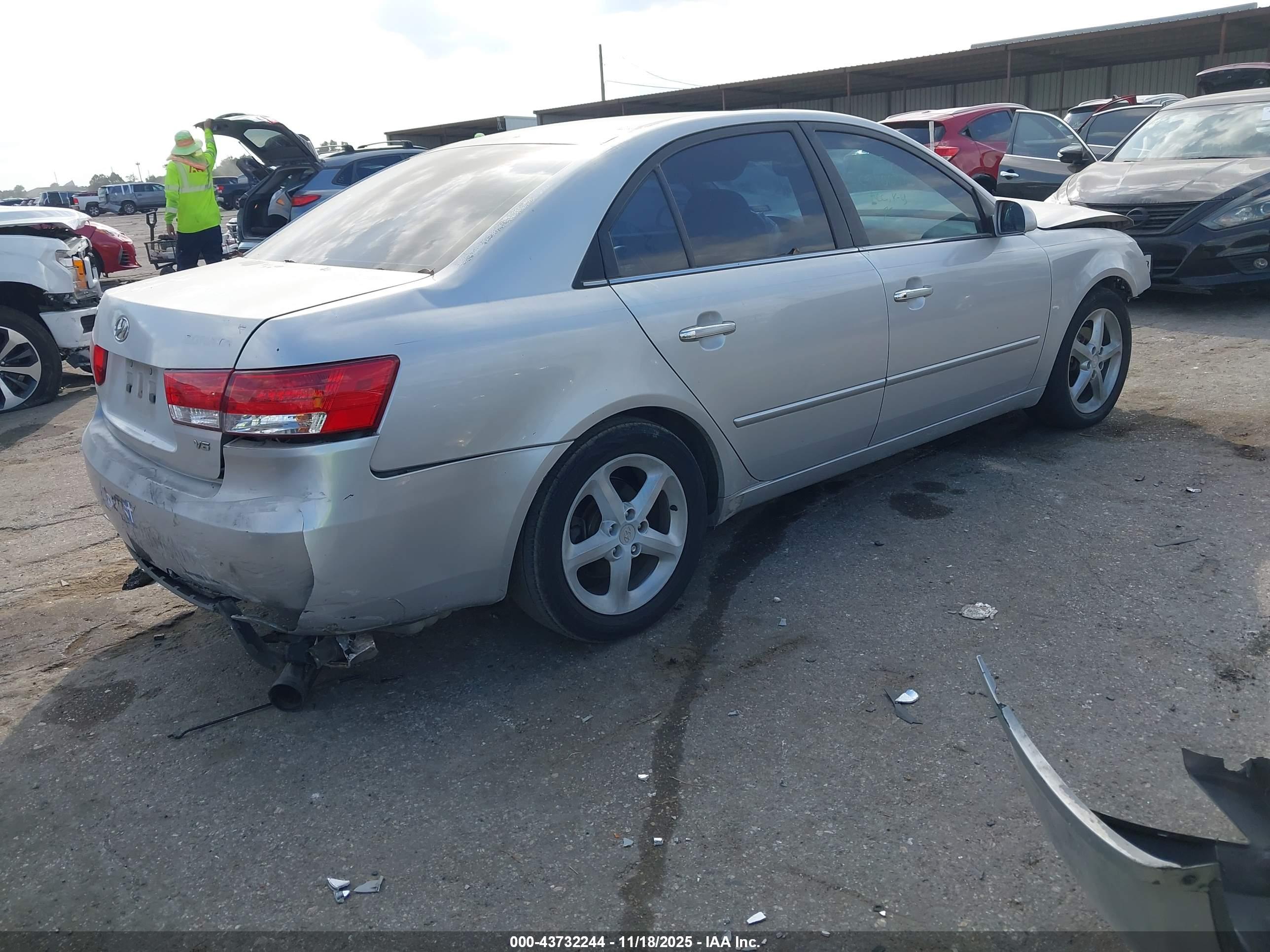 HYUNDAI SONATA image 4