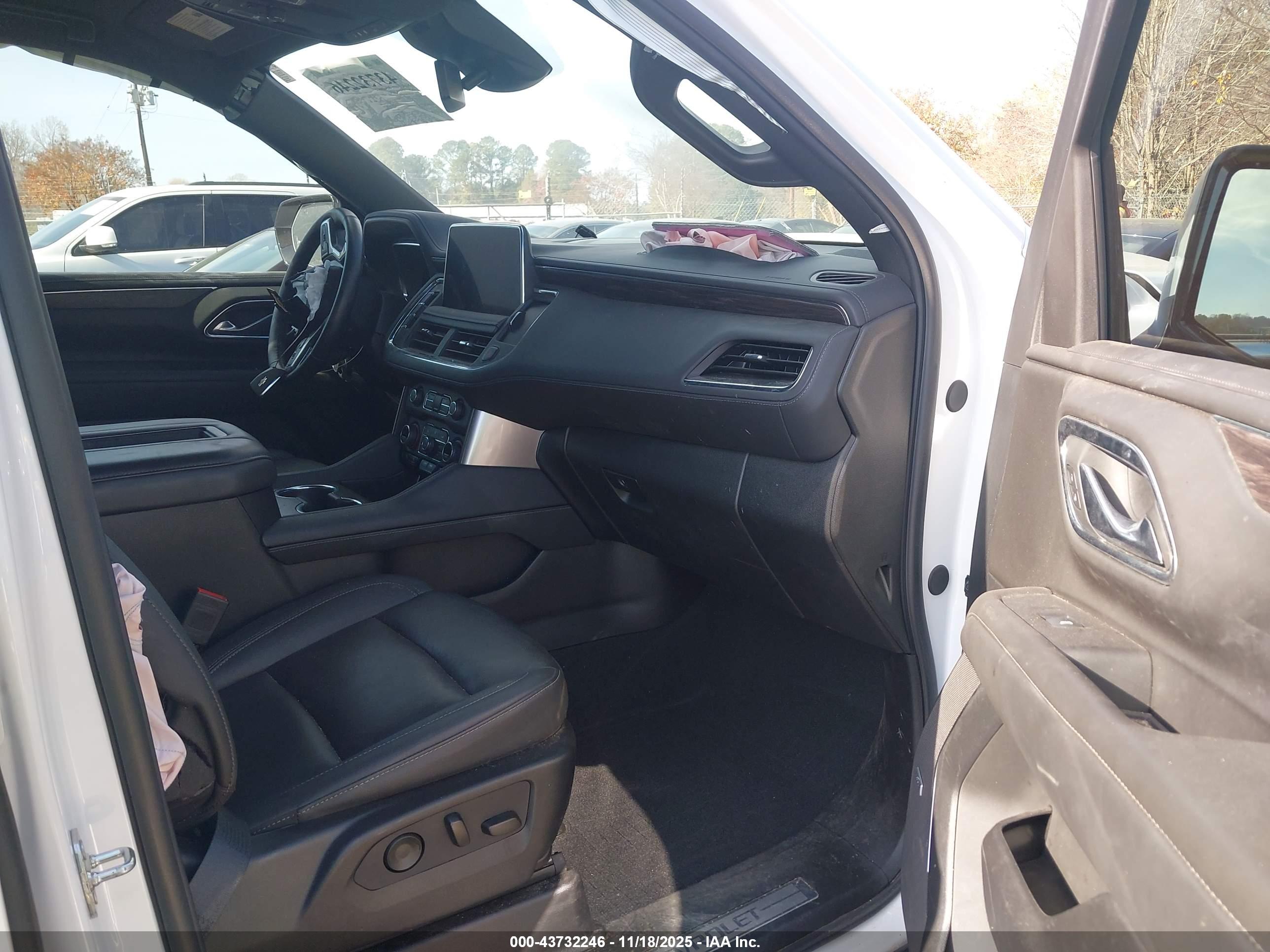 CHEVROLET TAHOE image 5