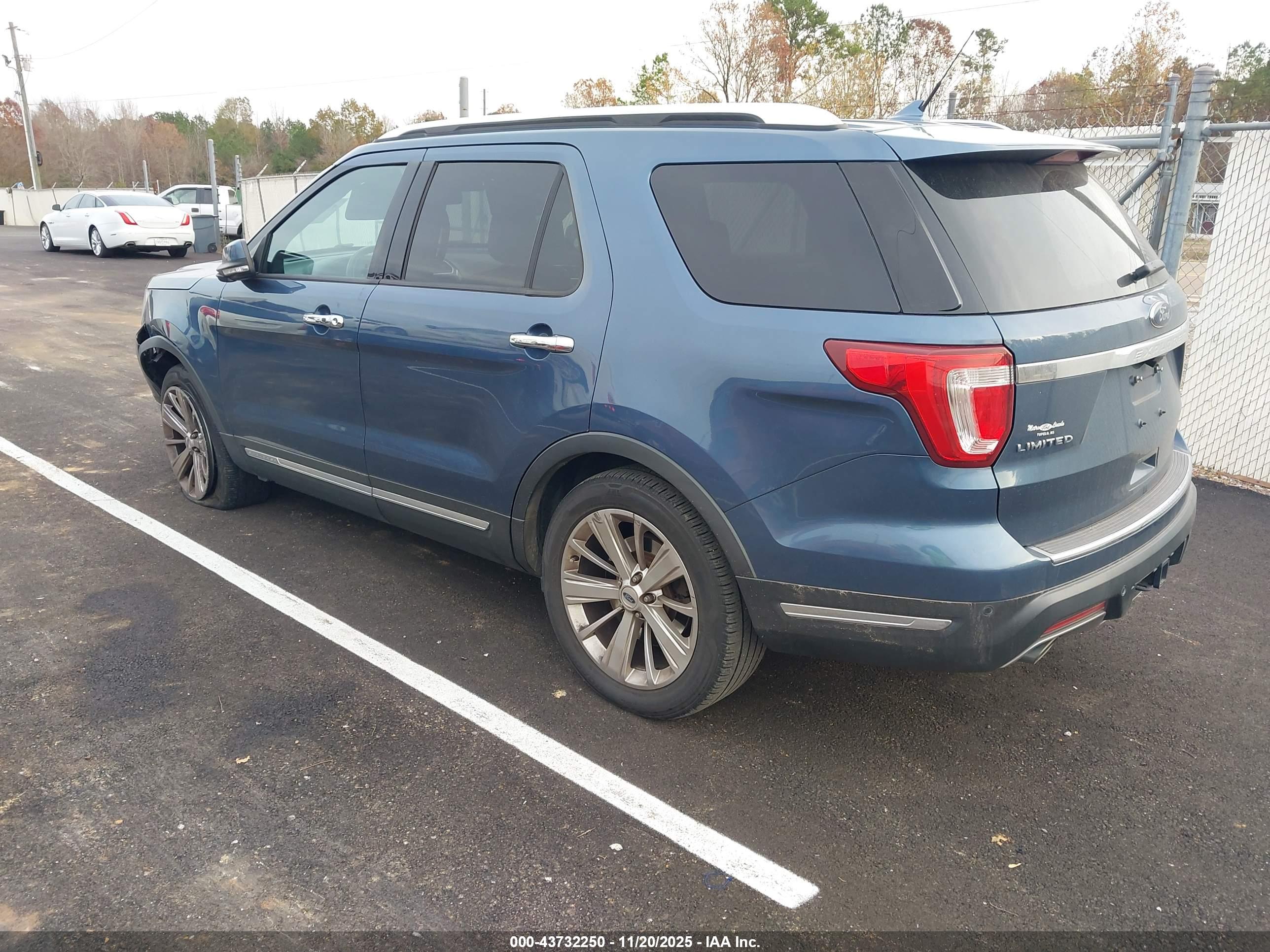 FORD EXPLORER image 3
