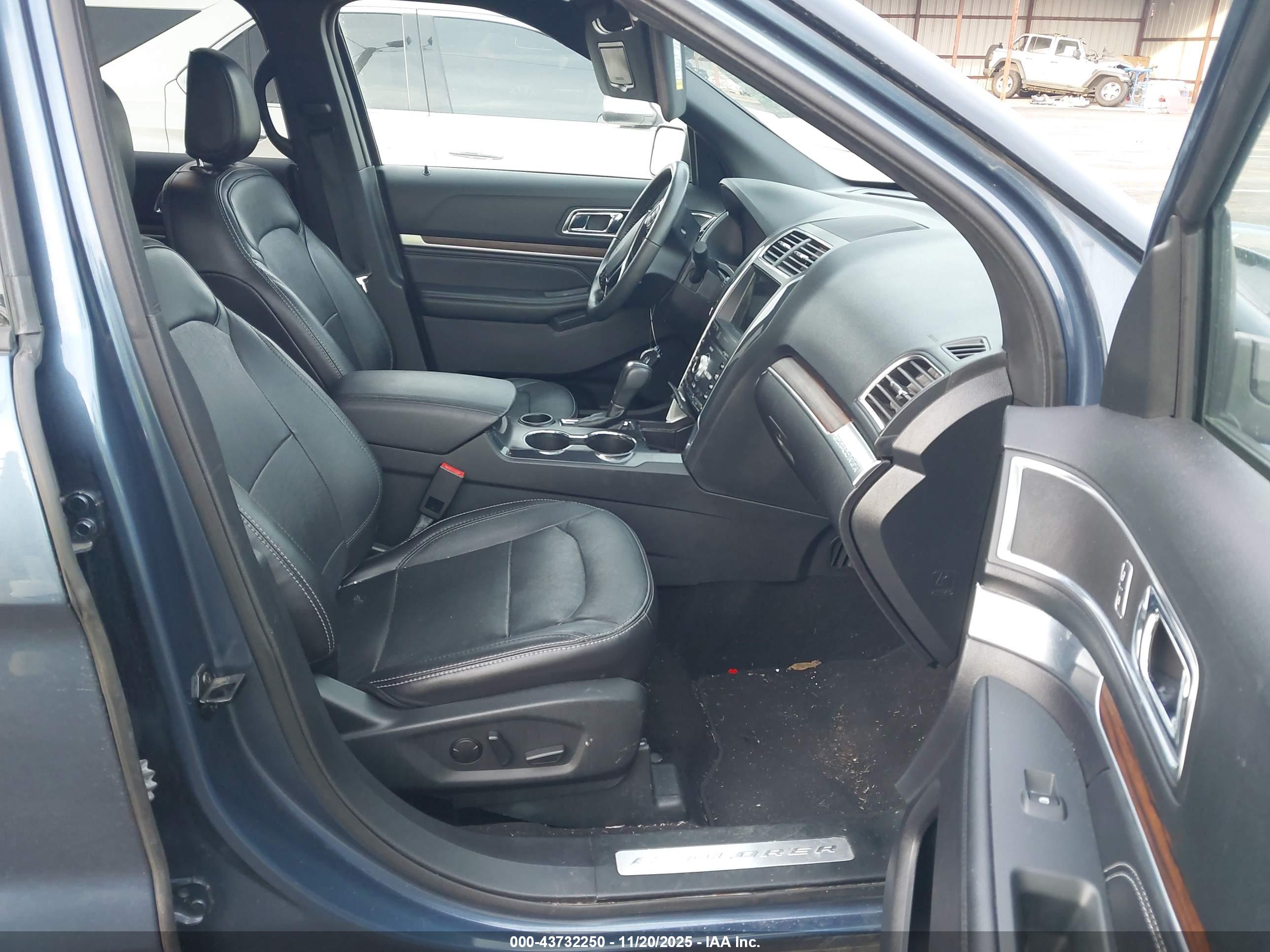 FORD EXPLORER image 5