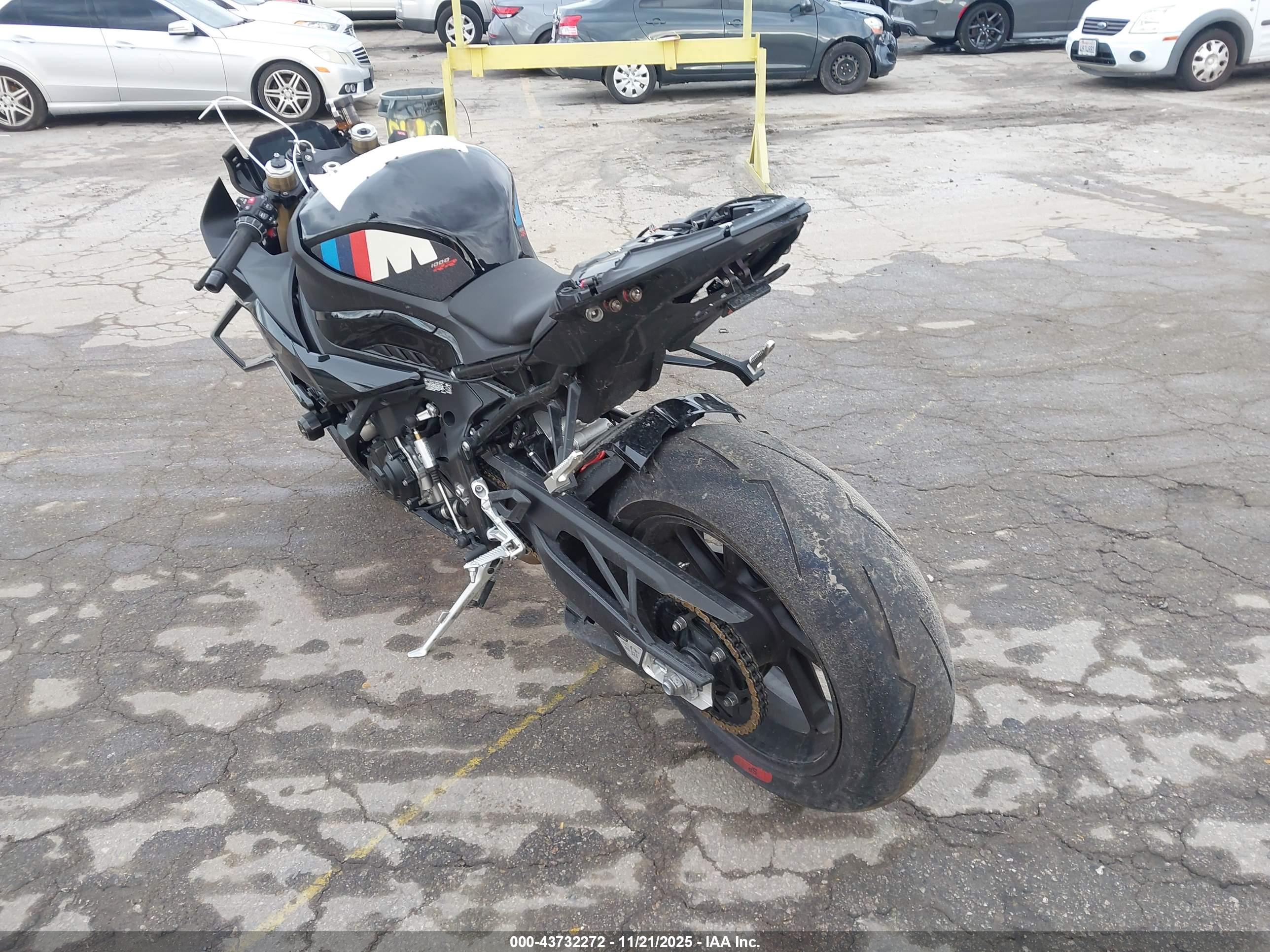 BMW S image 3