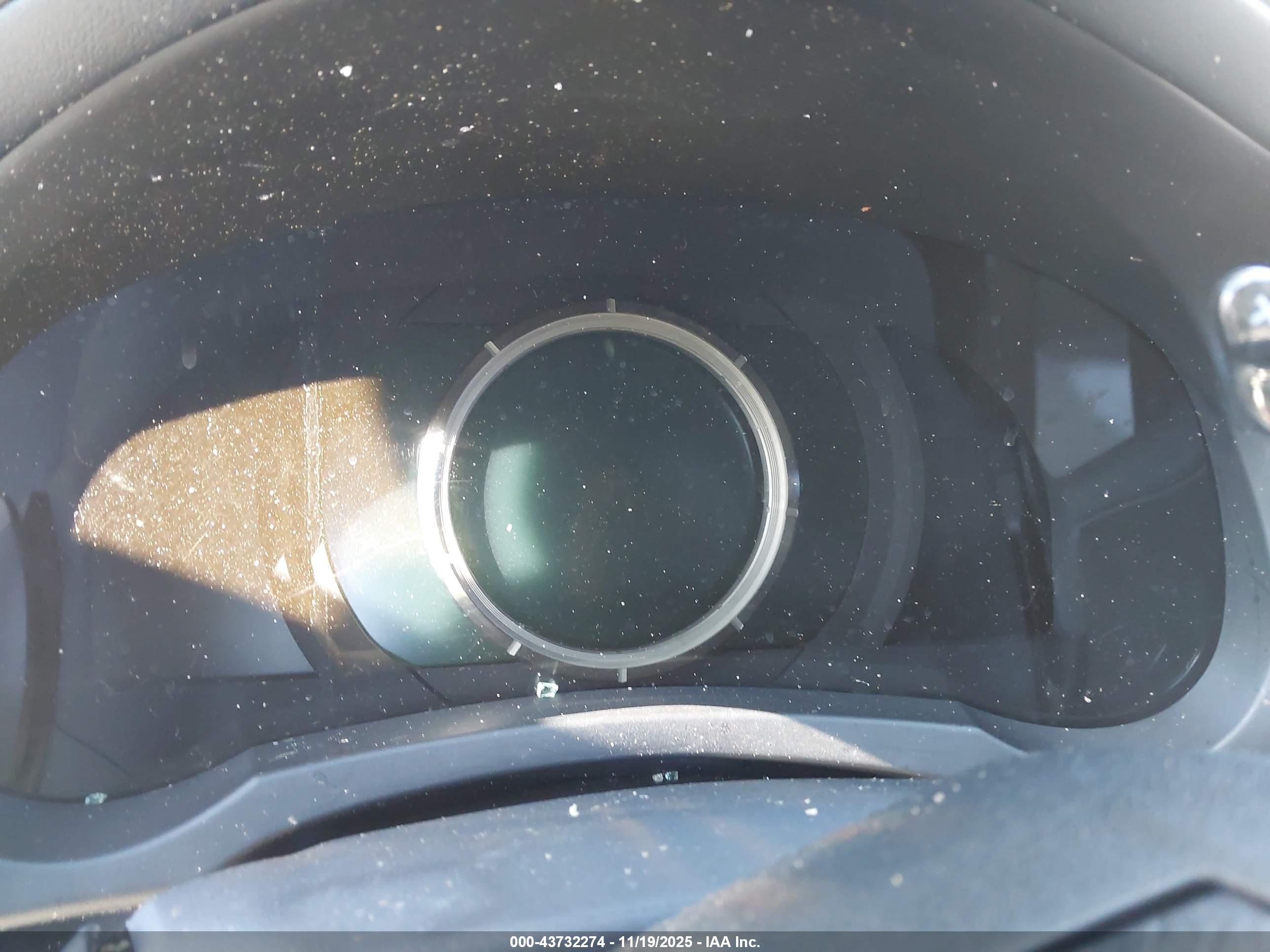 LEXUS IS image 7