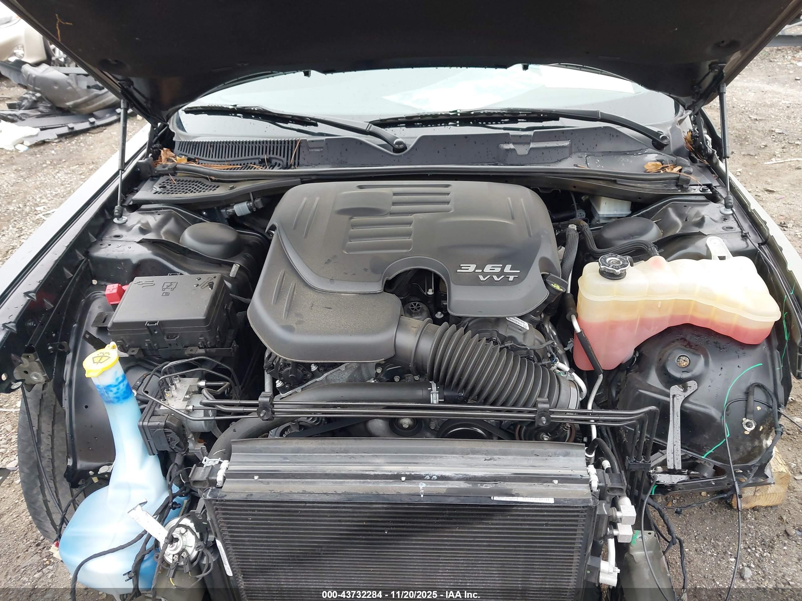 DODGE CHALLENGER image 10