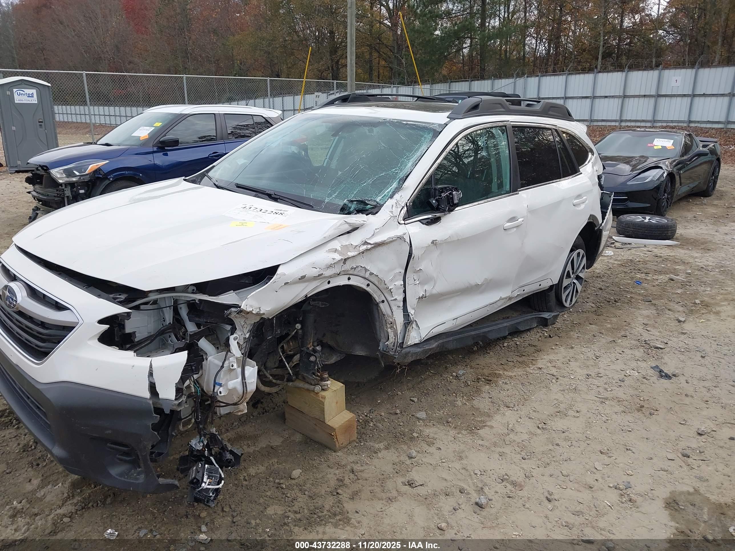 SUBARU OUTBACK image 6