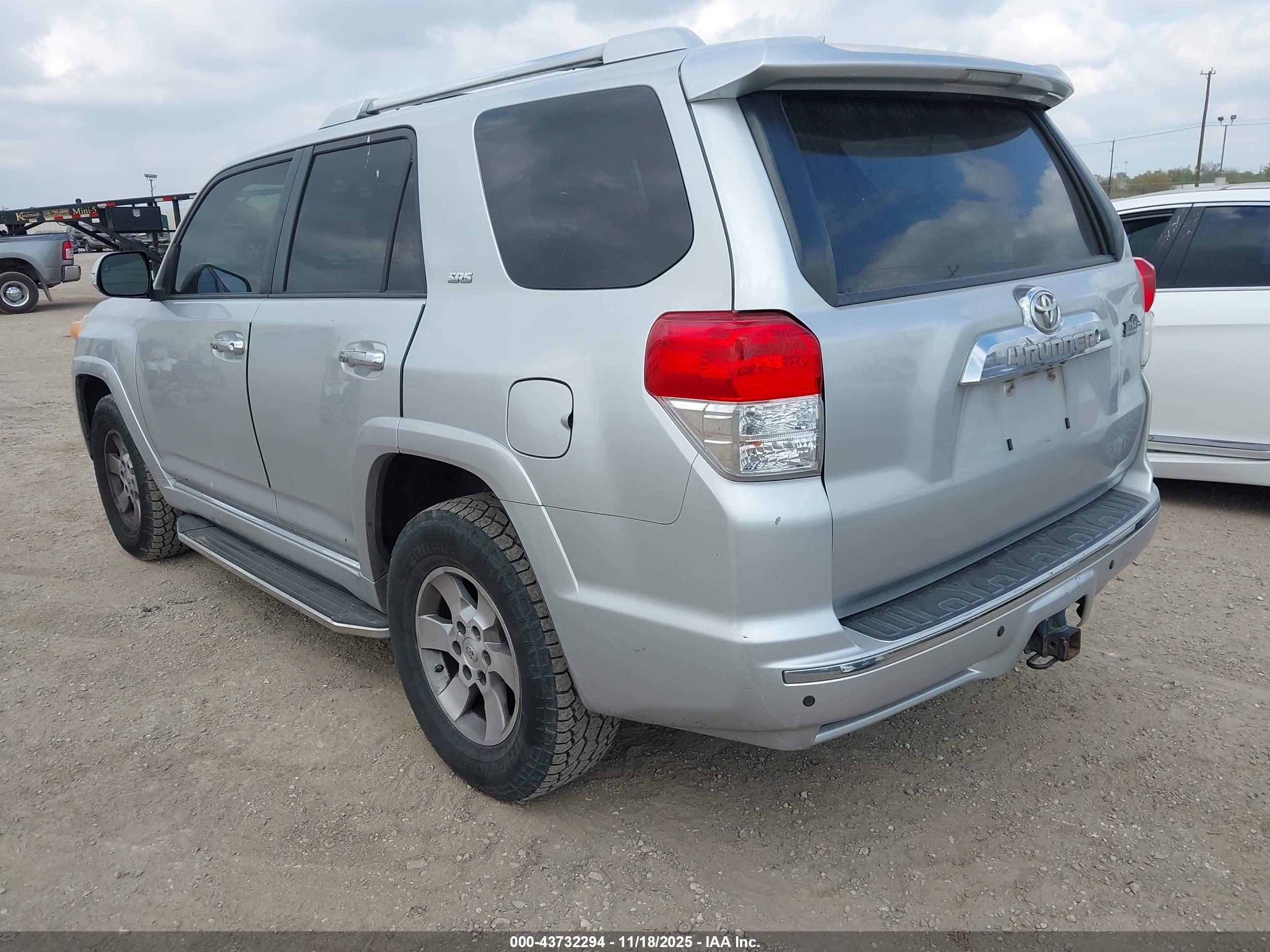 TOYOTA 4RUNNER image 3