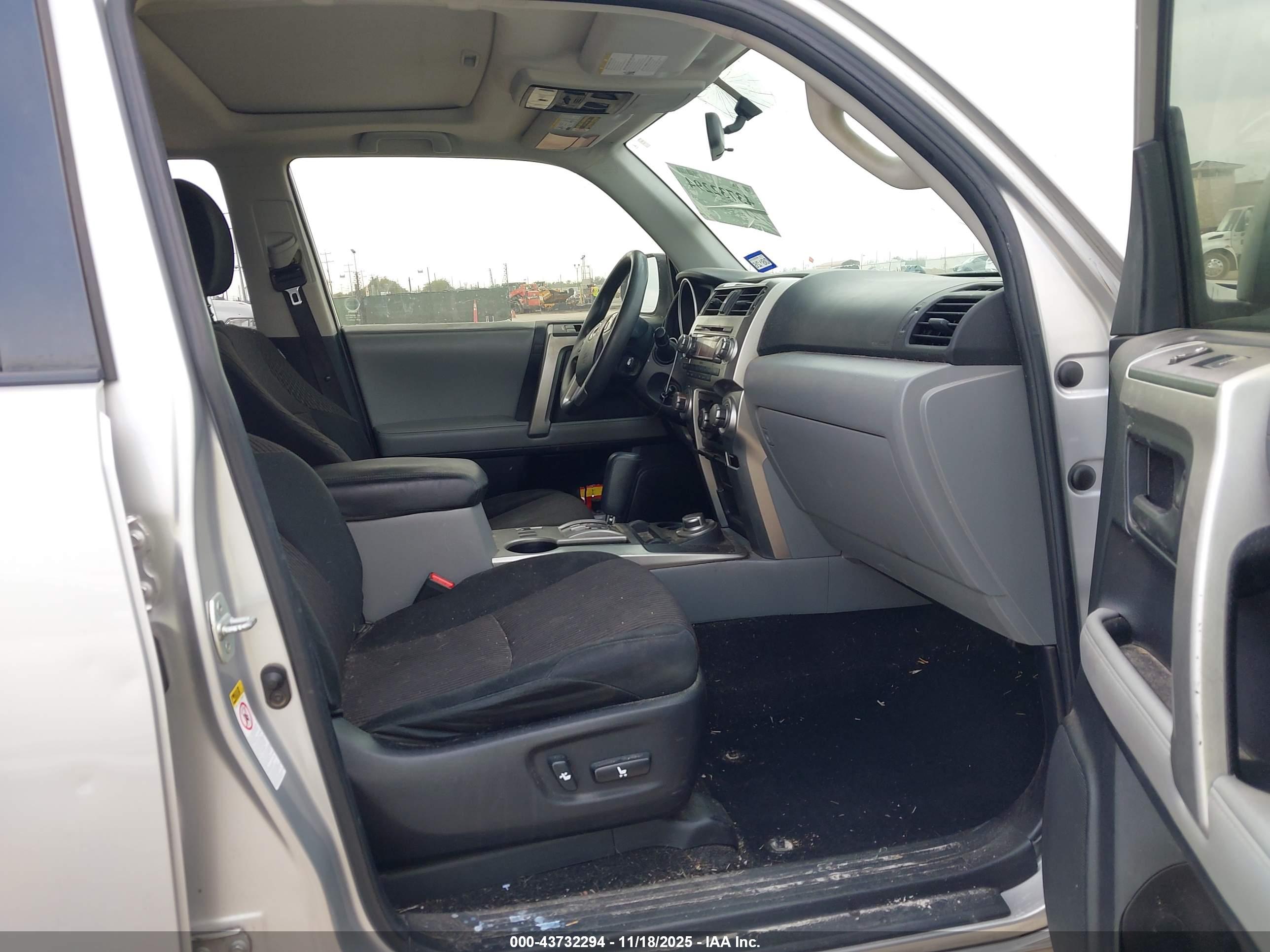 TOYOTA 4RUNNER image 5