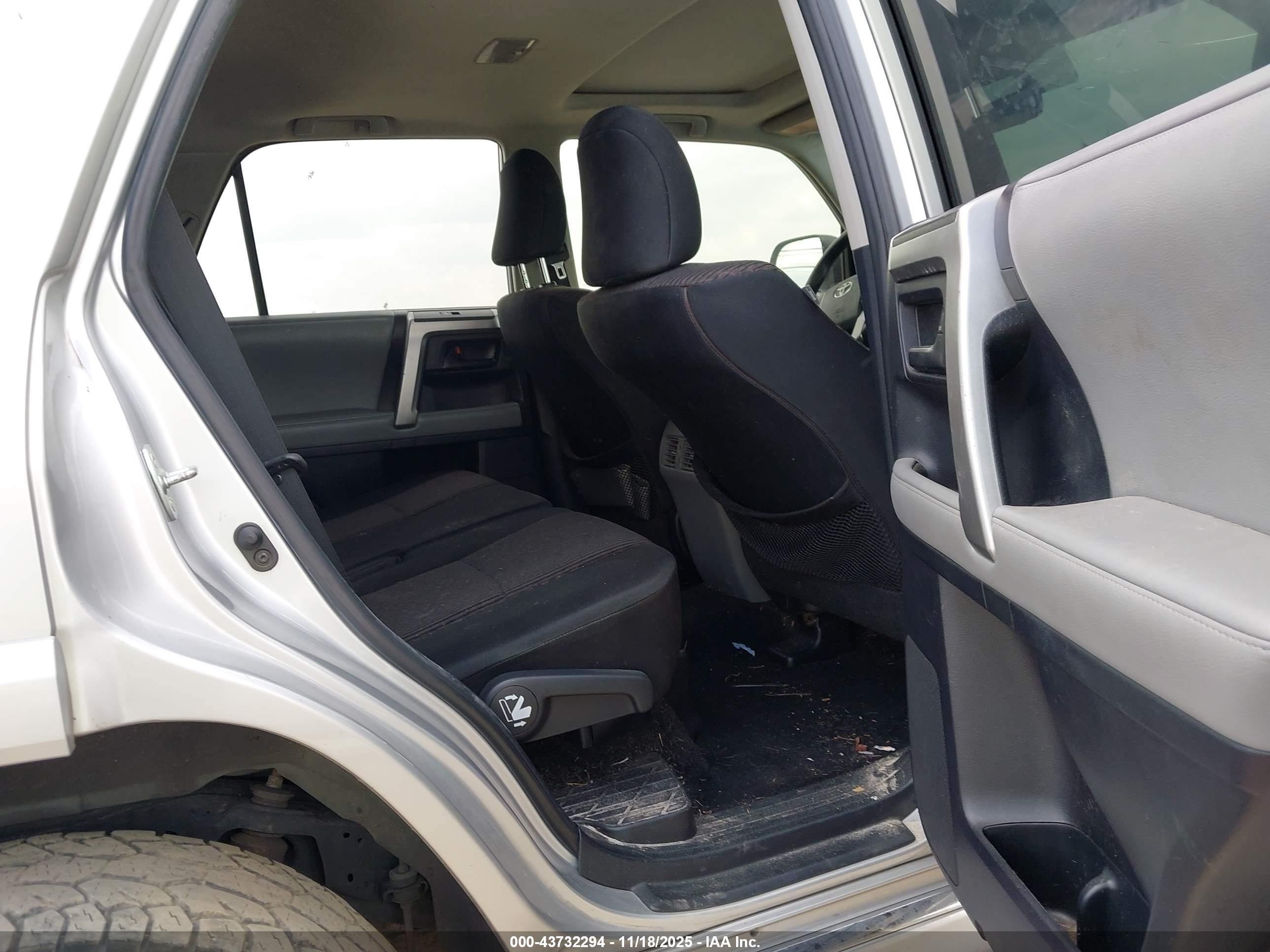 TOYOTA 4RUNNER image 8