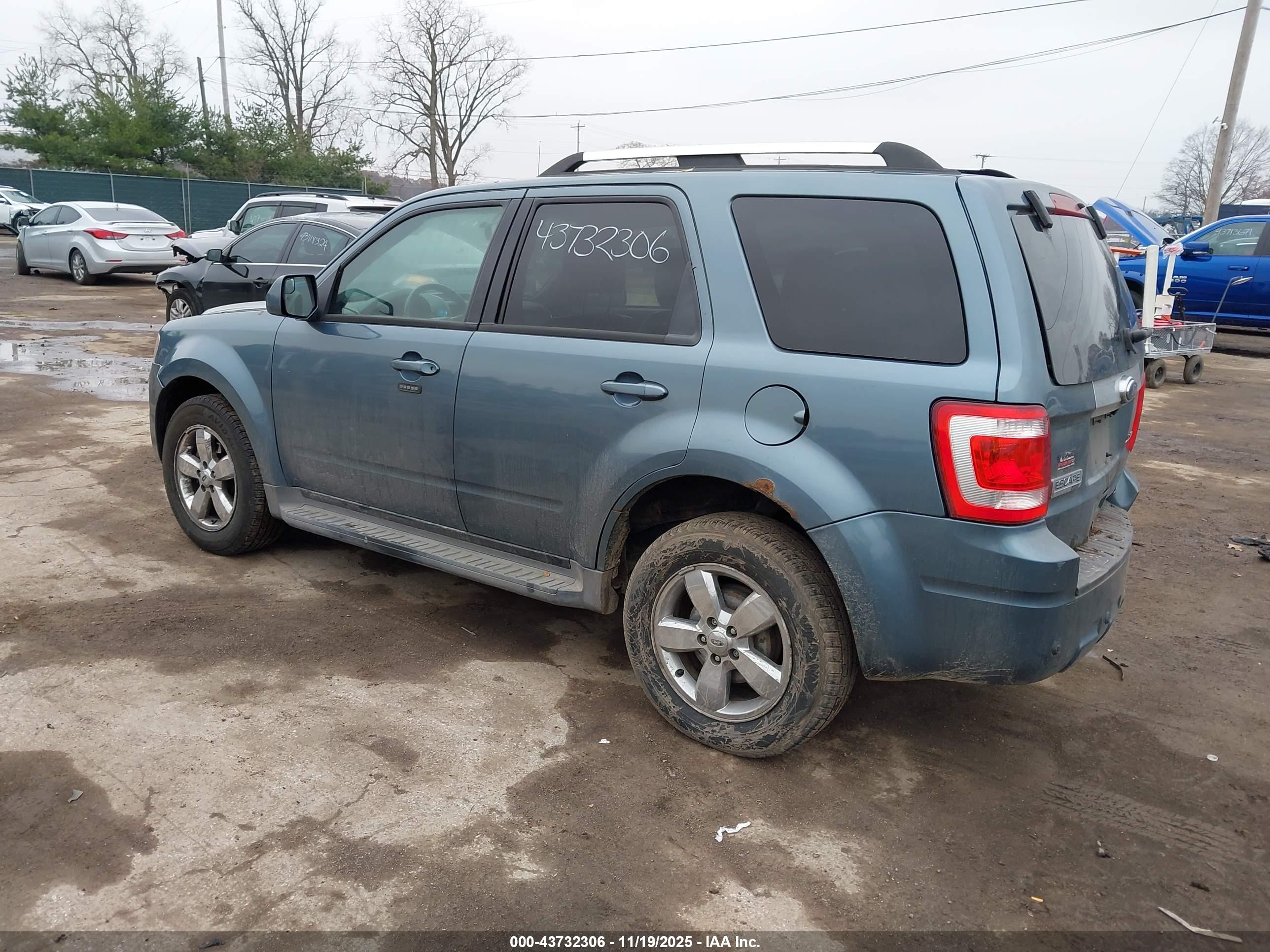 FORD ESCAPE image 3