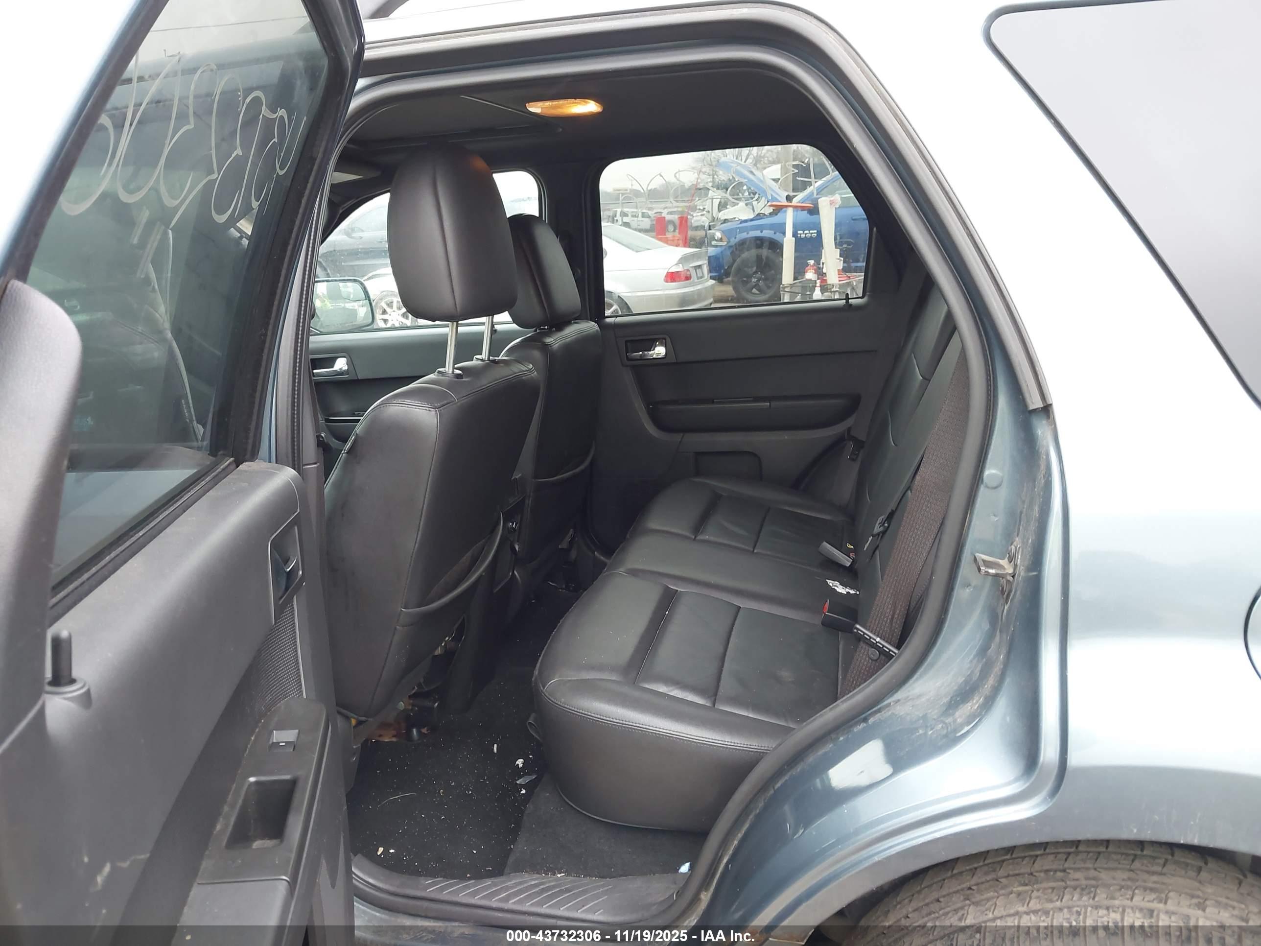 FORD ESCAPE image 8
