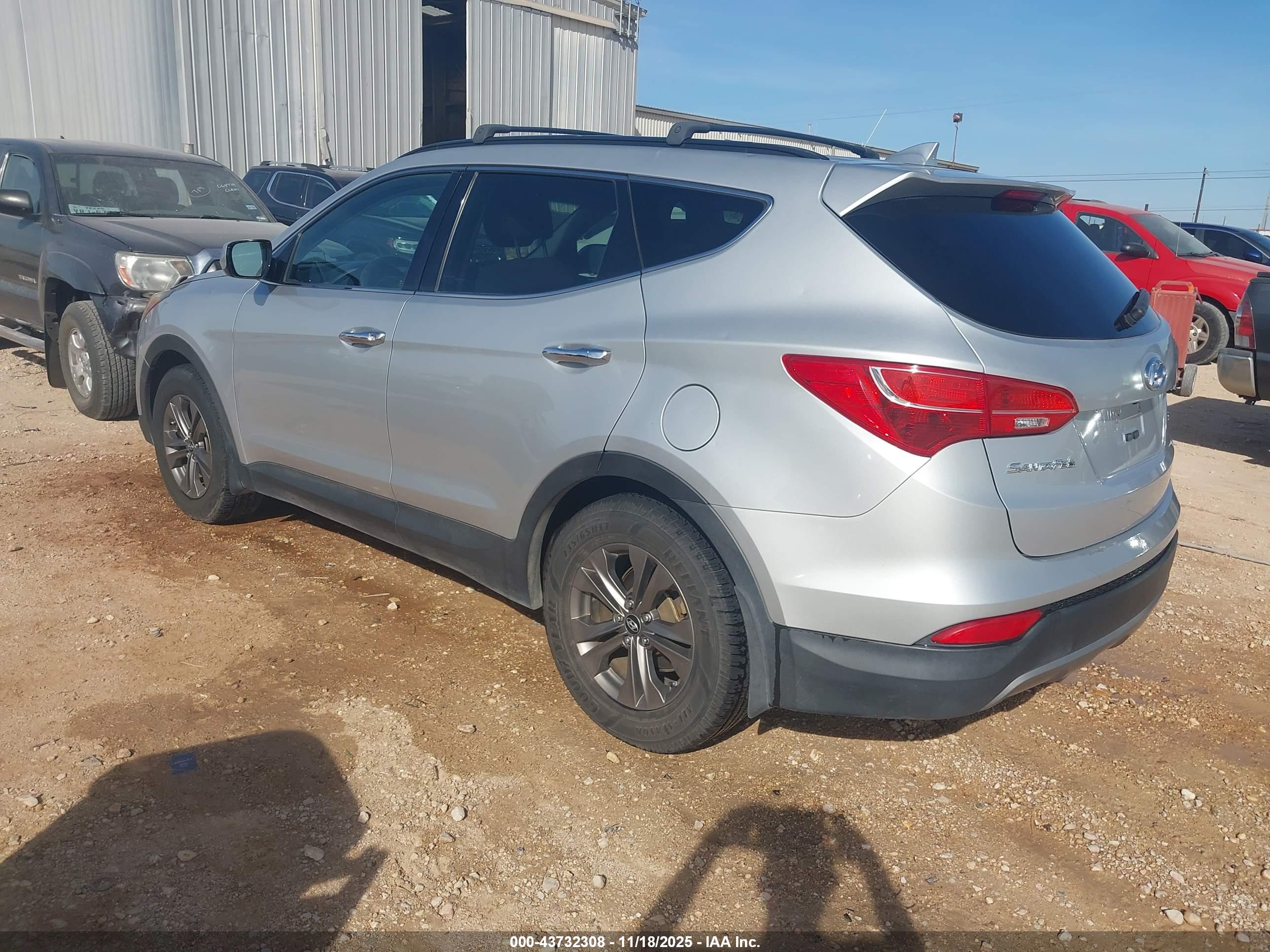 HYUNDAI SANTA image 3