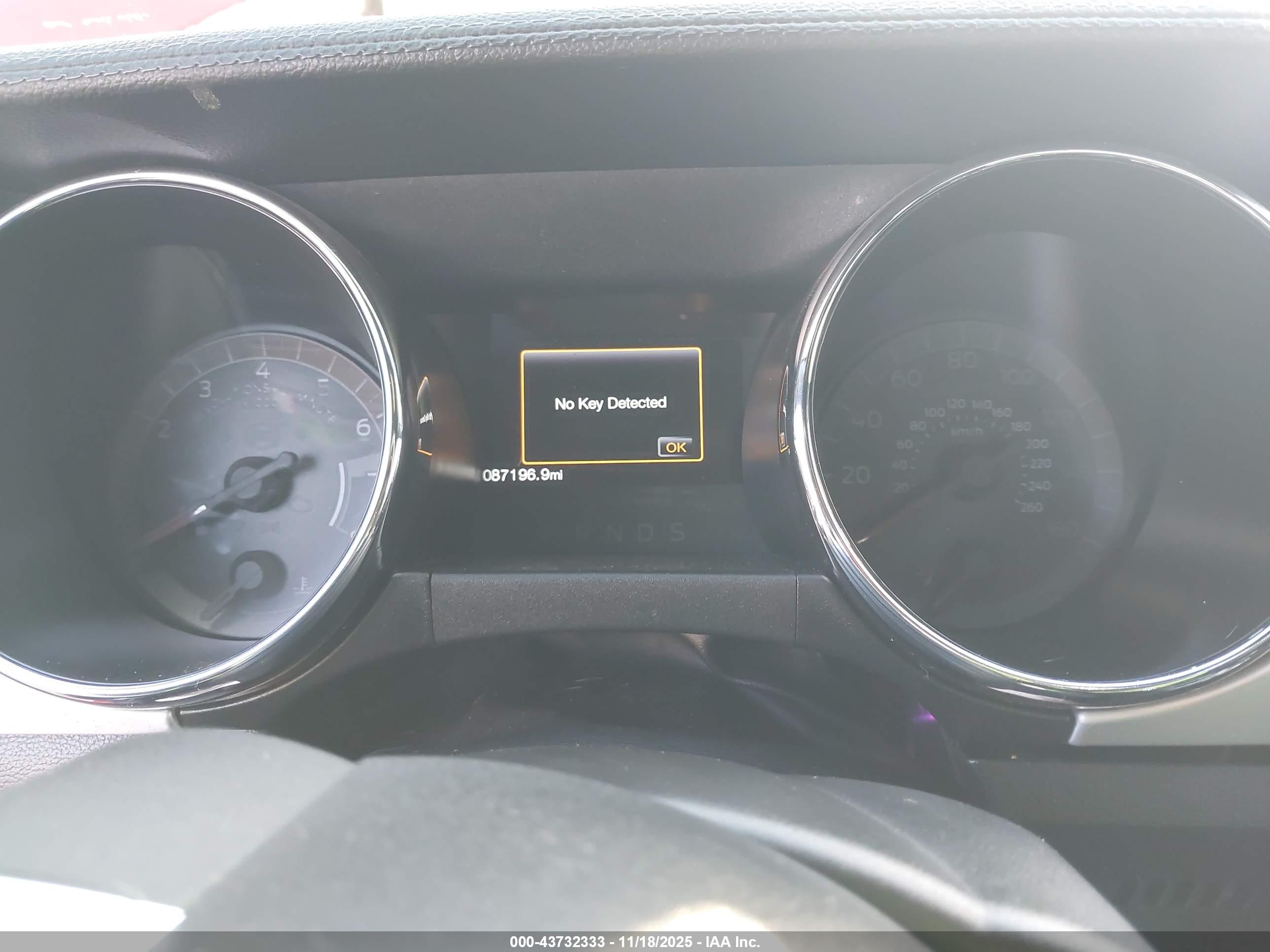 FORD MUSTANG image 7