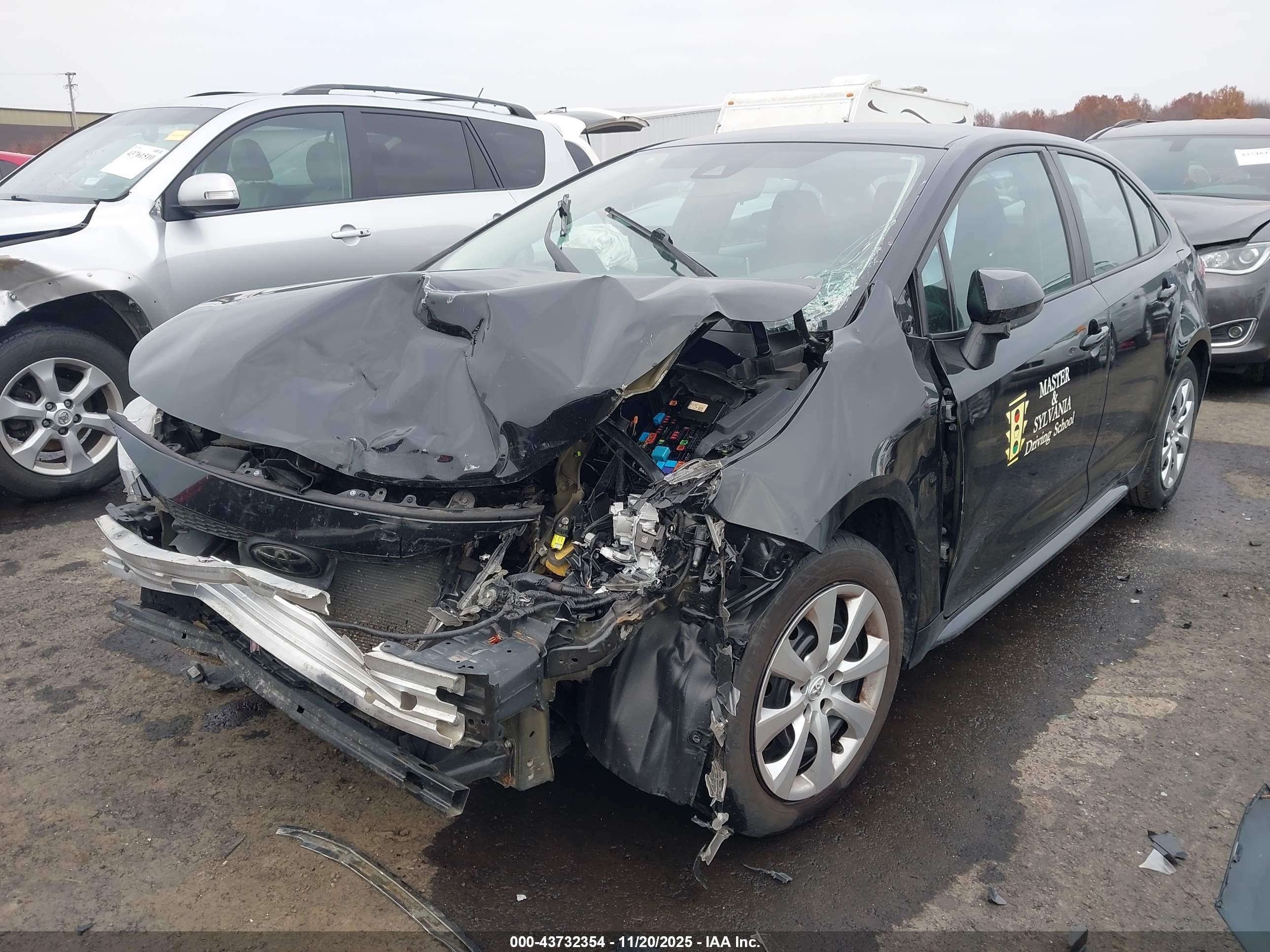 TOYOTA COROLLA image 2
