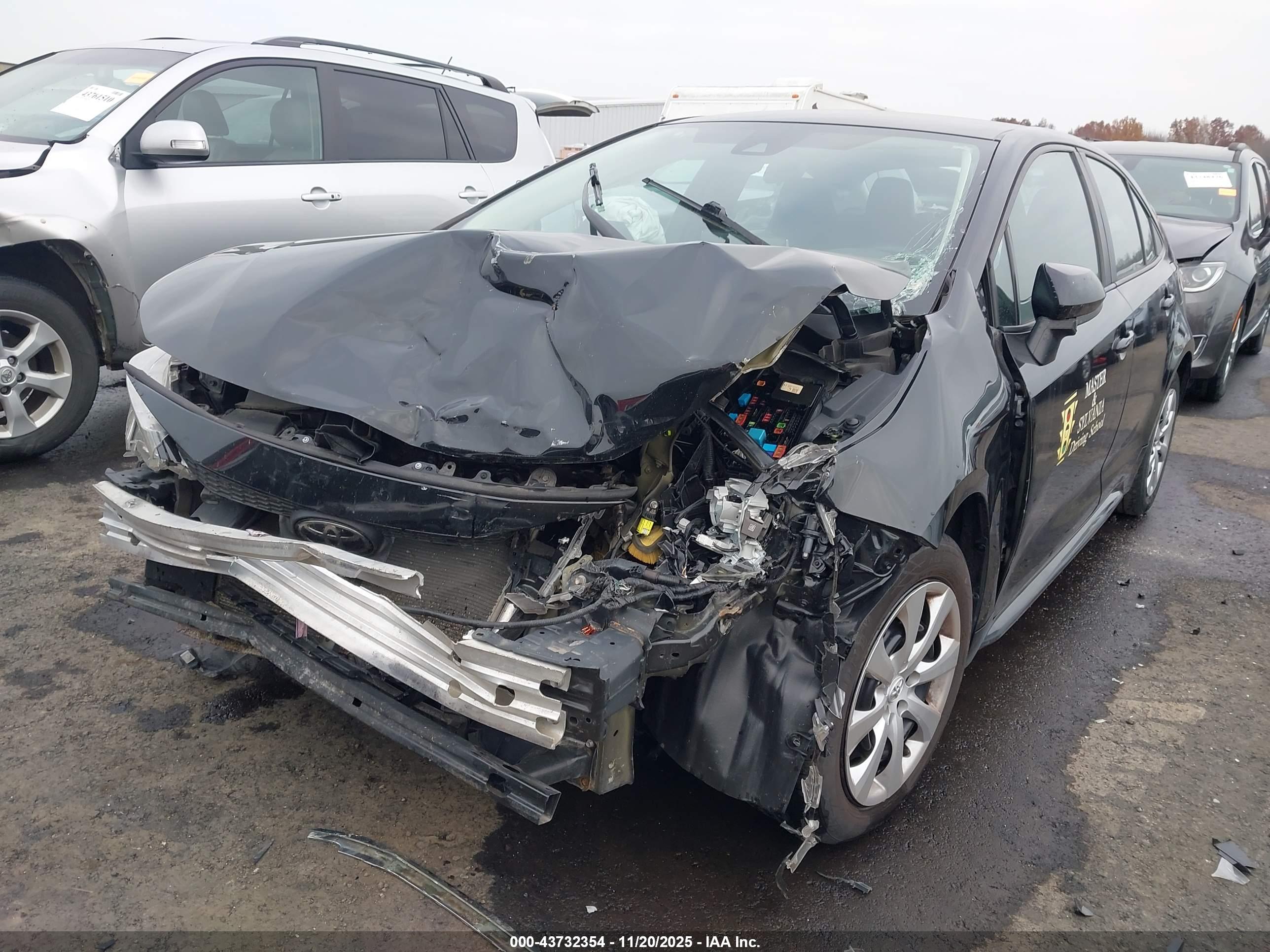 TOYOTA COROLLA image 6