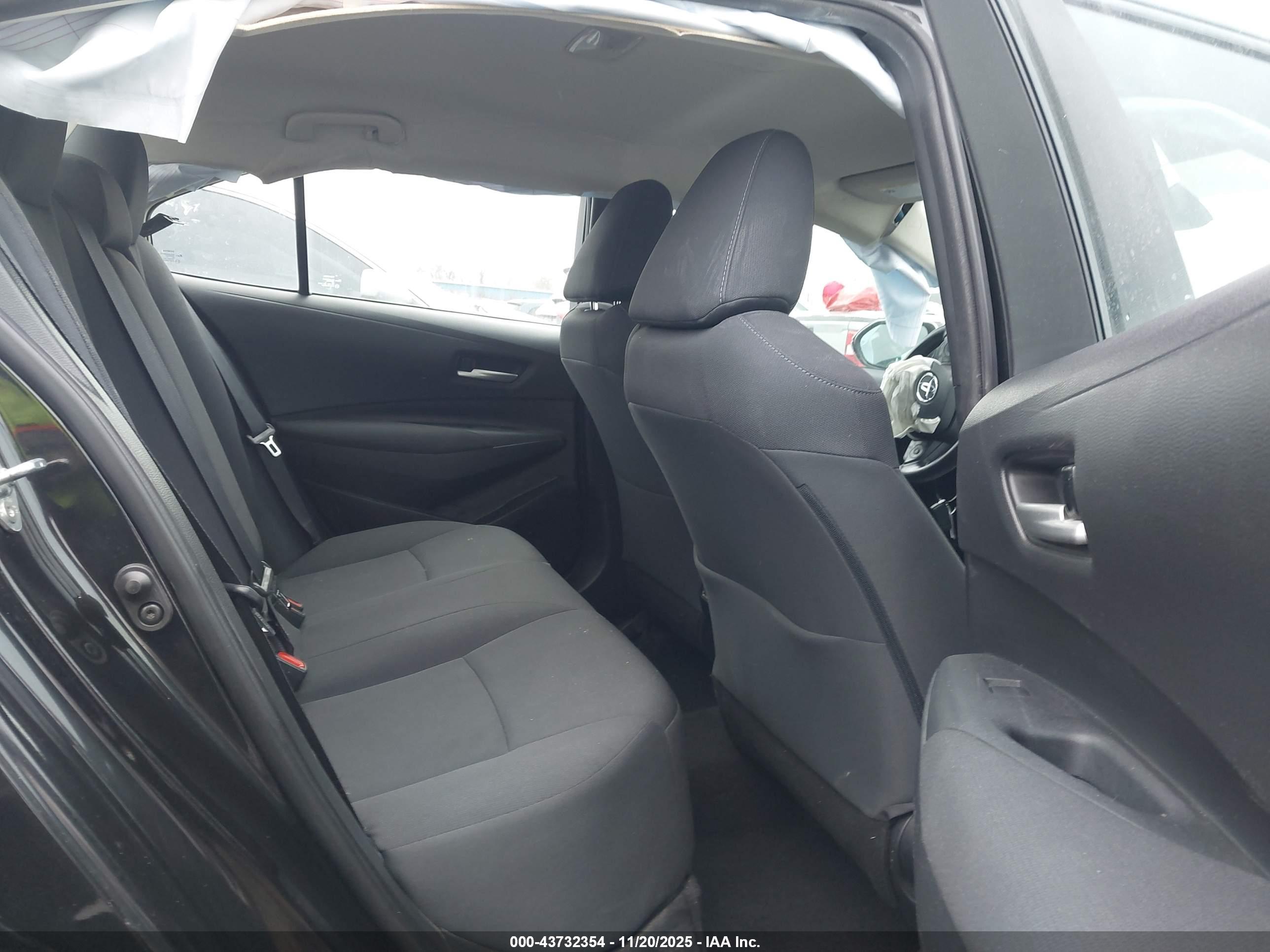 TOYOTA COROLLA image 8