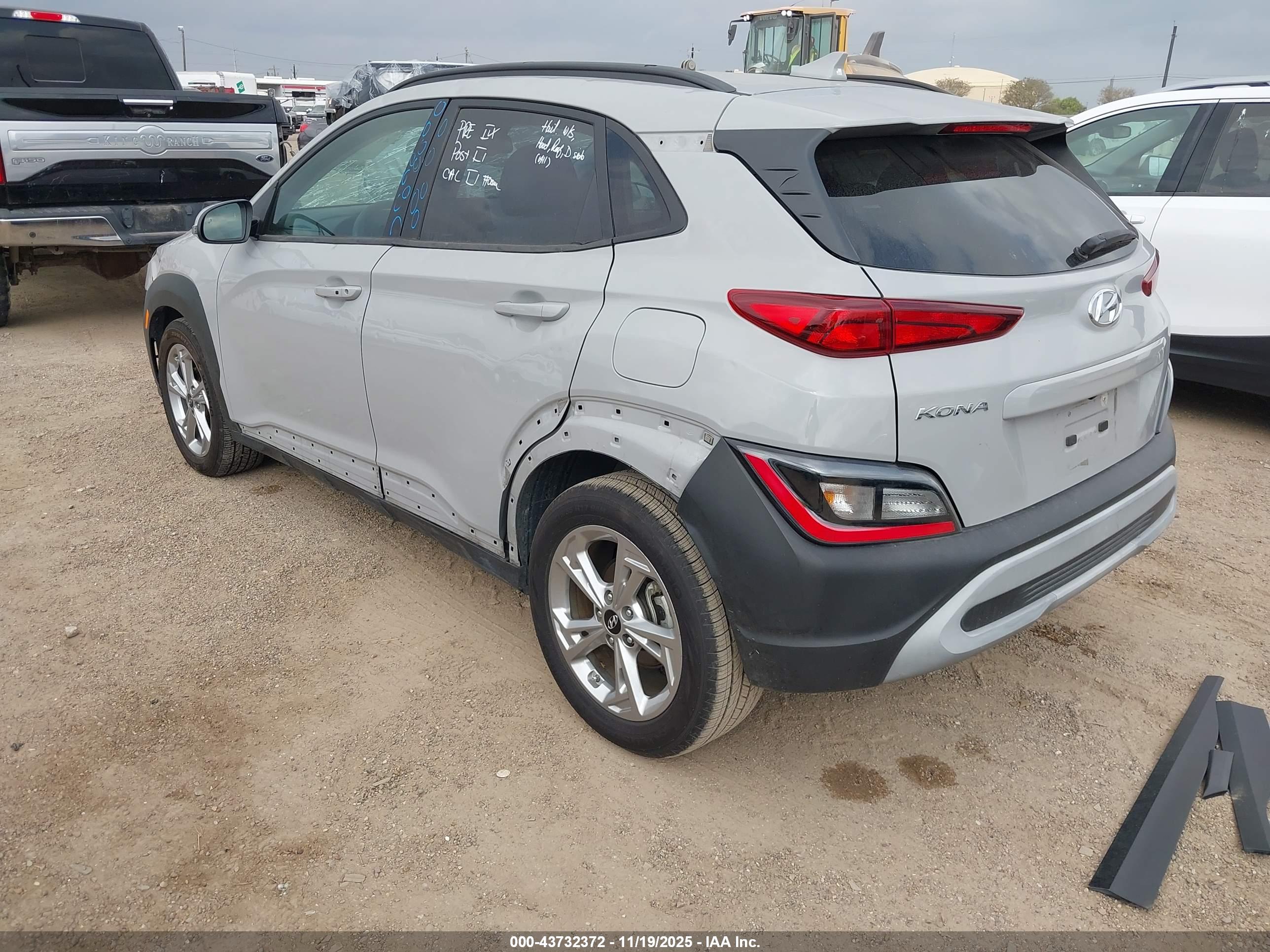 HYUNDAI KONA image 3