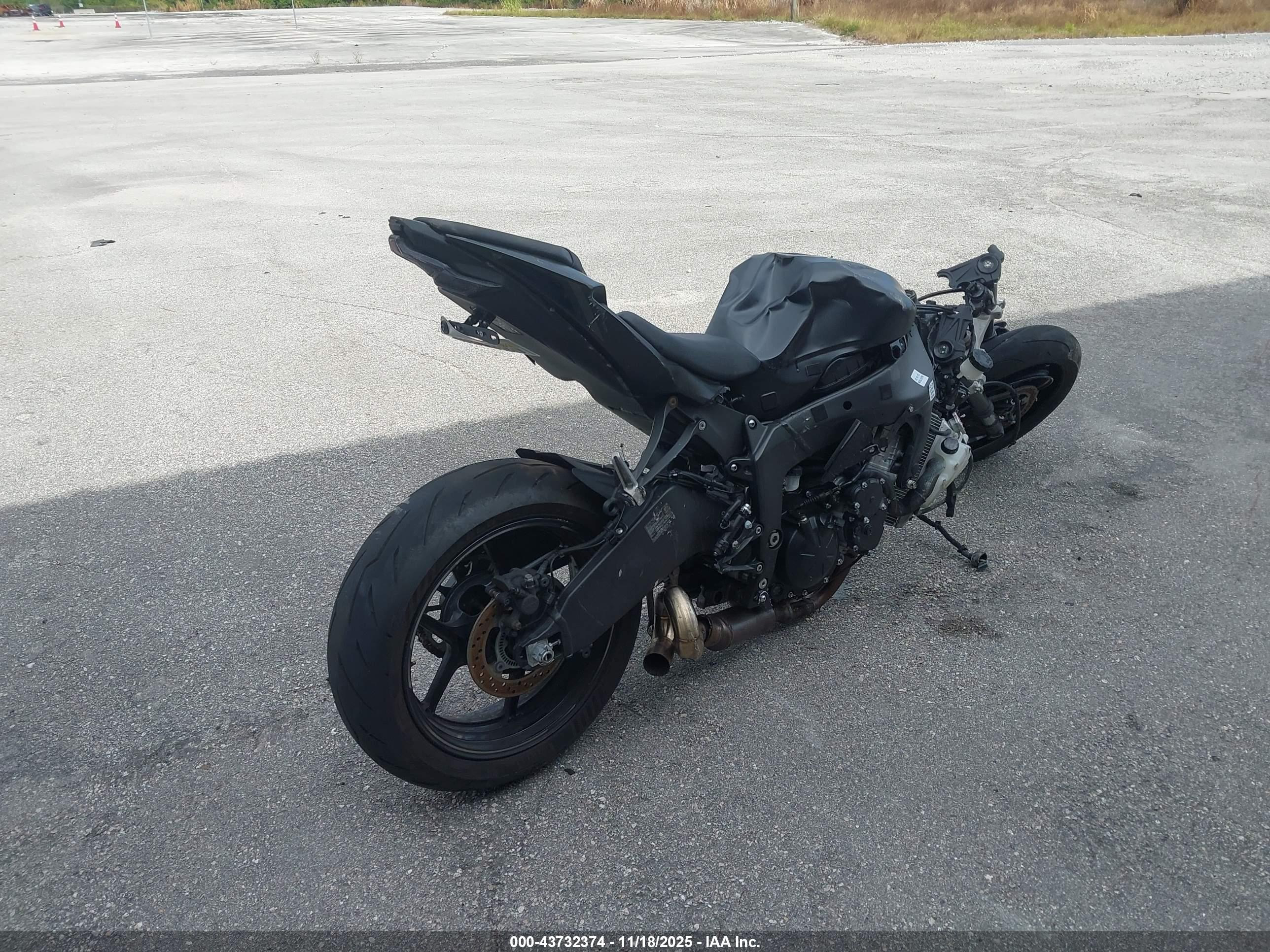 KAWASAKI ZX636 image 4