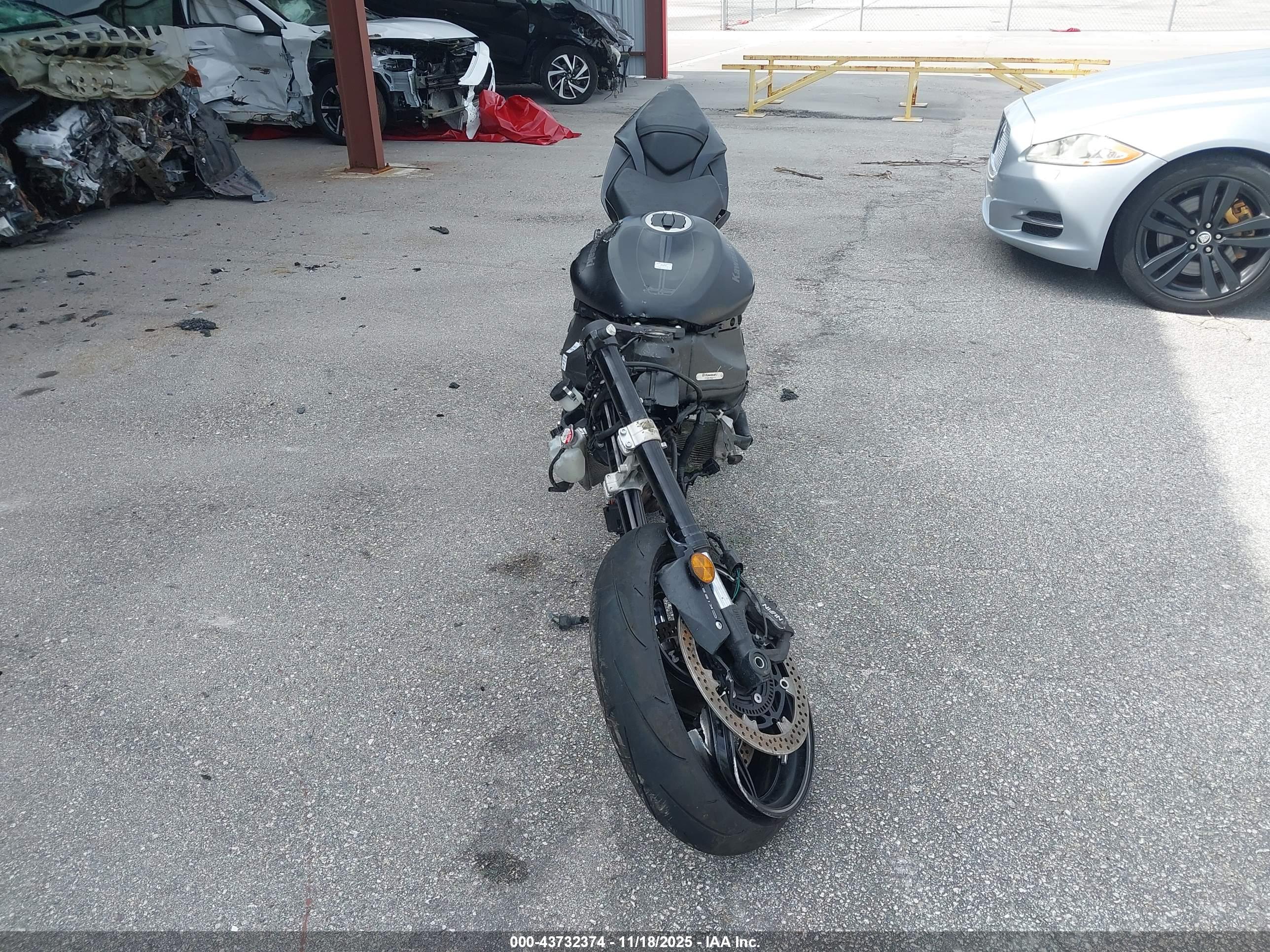 KAWASAKI ZX636 image 5
