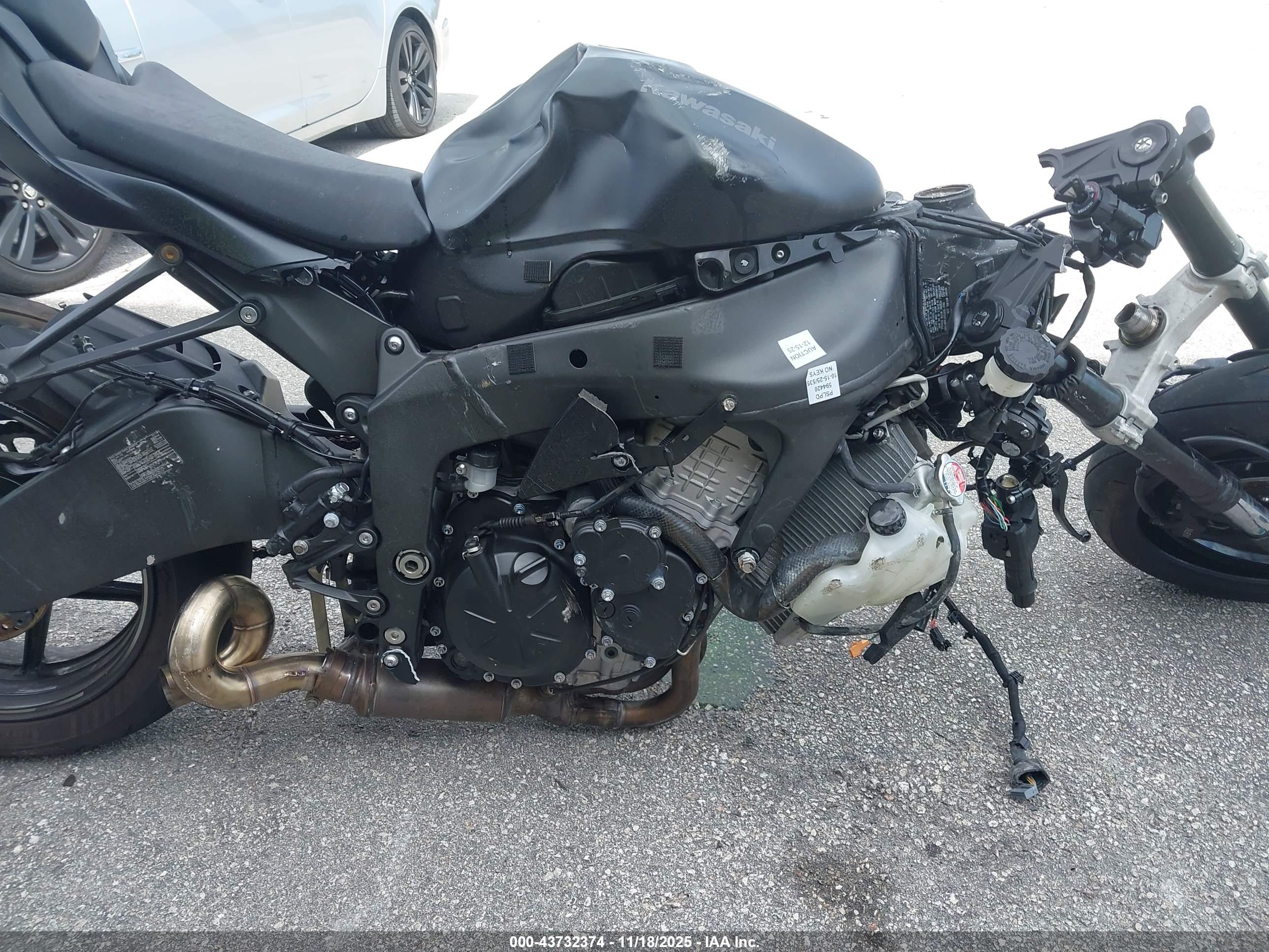 KAWASAKI ZX636 image 8