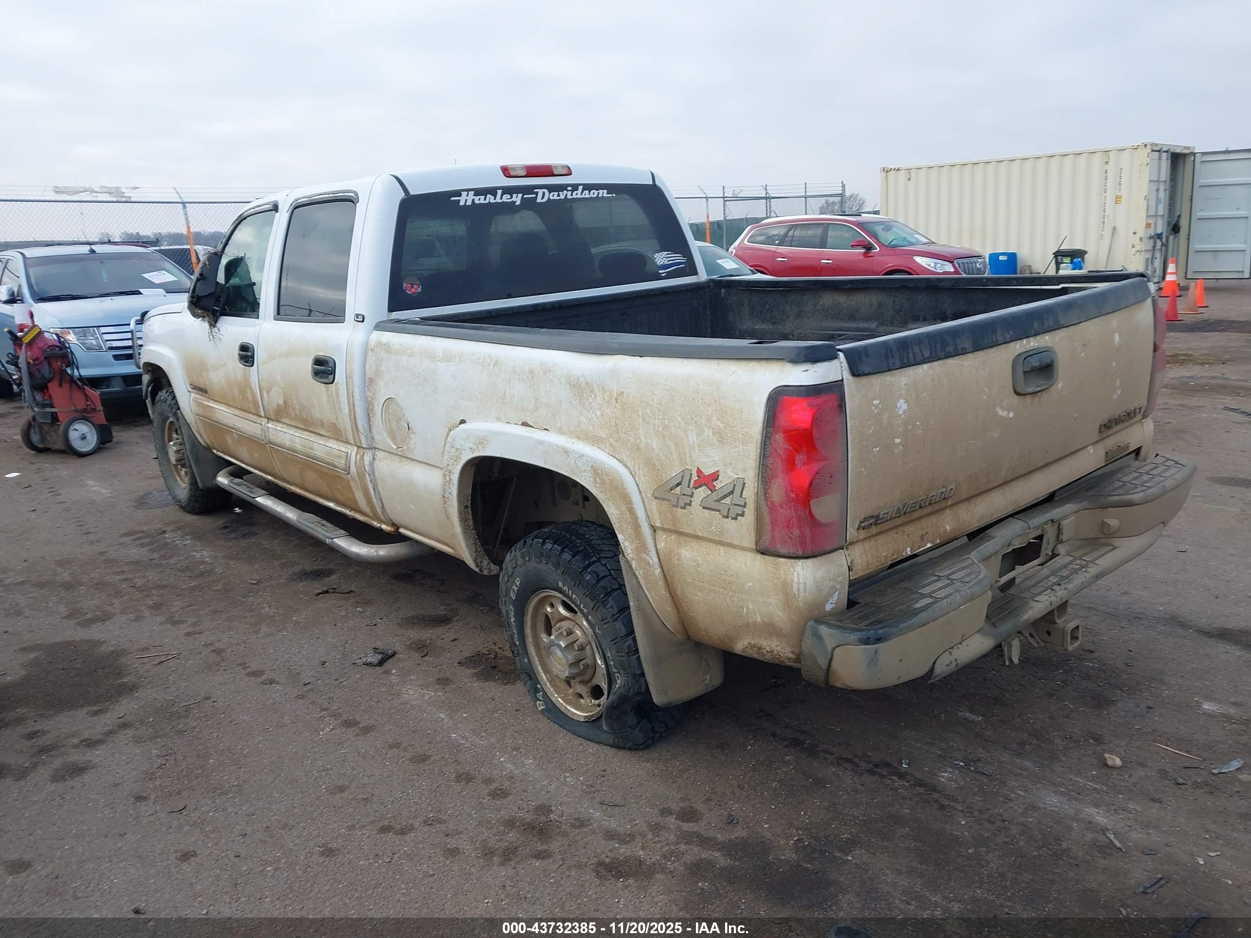 CHEVROLET SILVERADO image 3