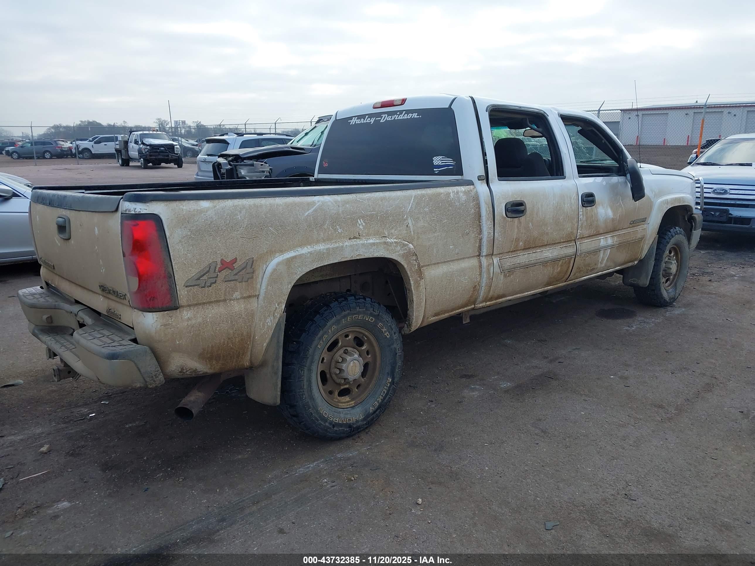 CHEVROLET SILVERADO image 4