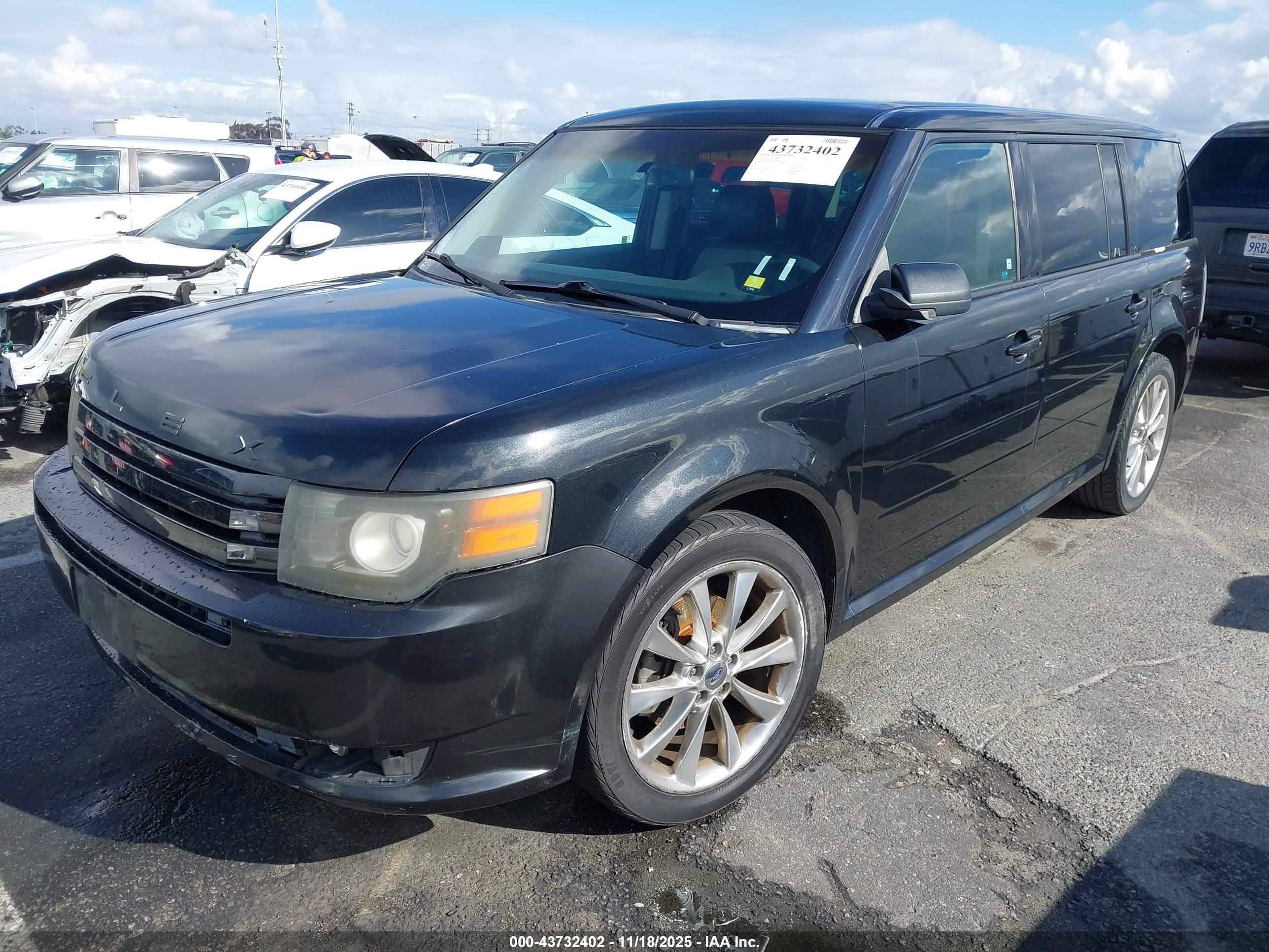 FORD FLEX image 2