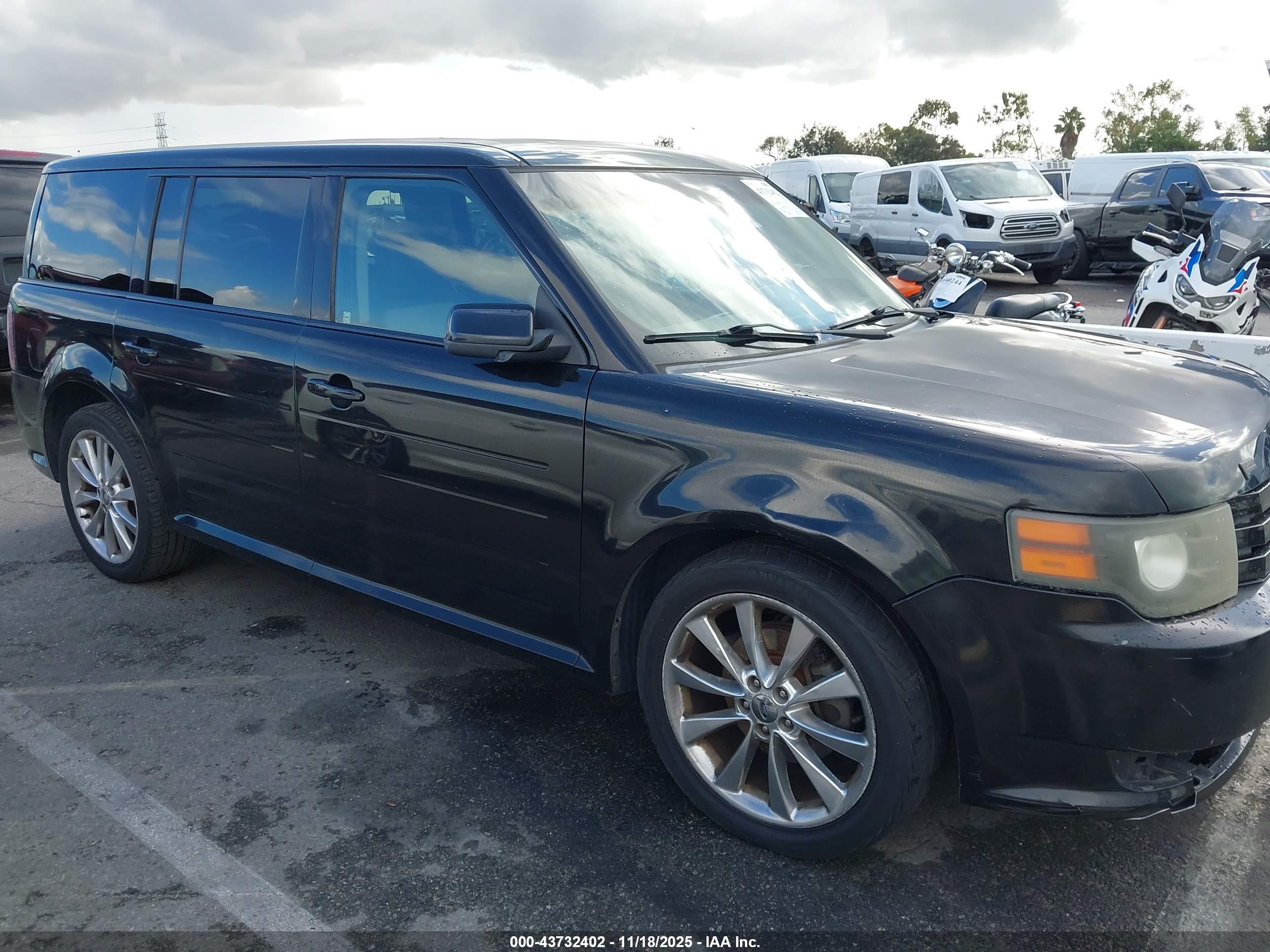 FORD FLEX image 6