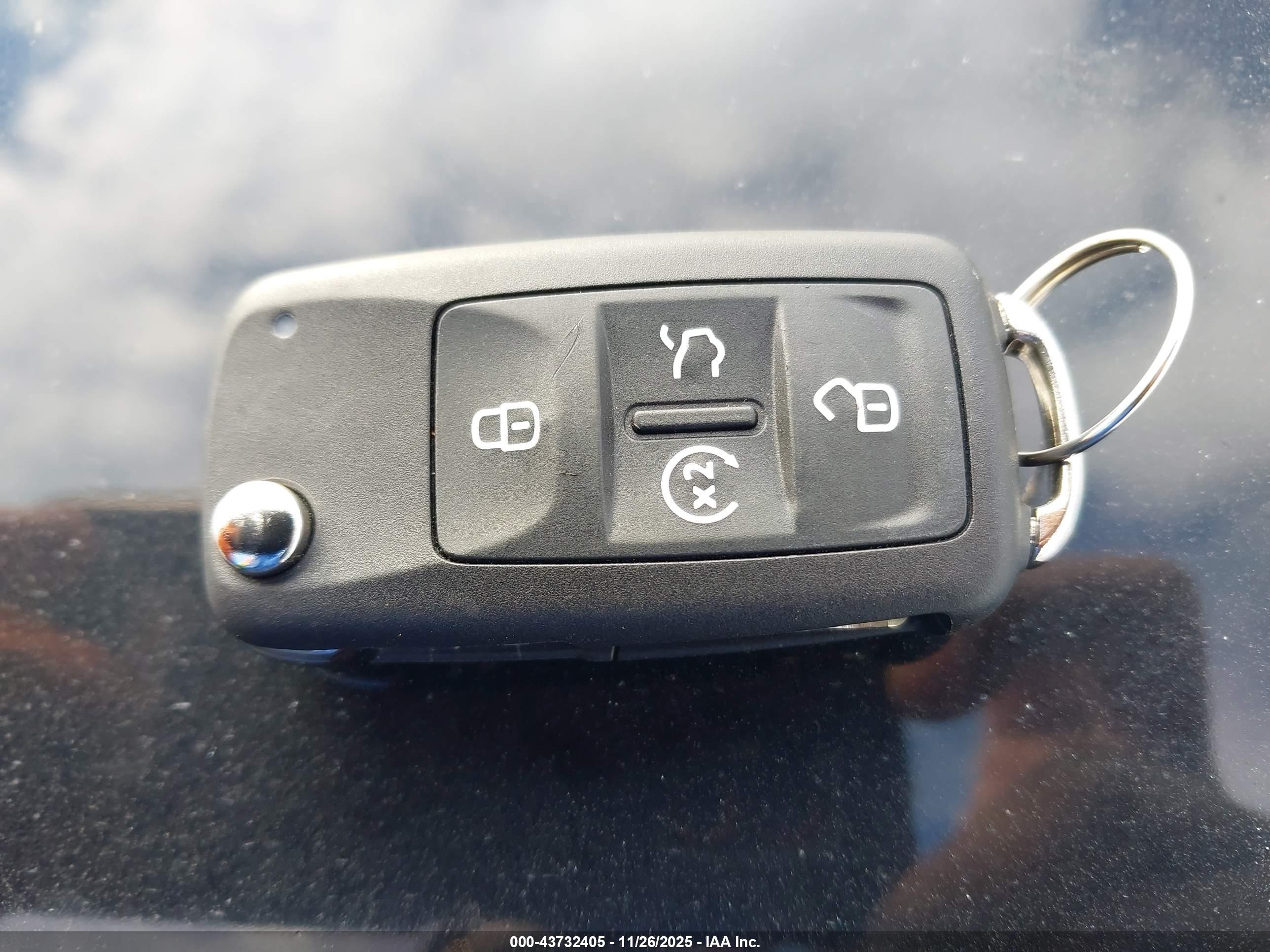 VOLKSWAGEN PASSAT image 11