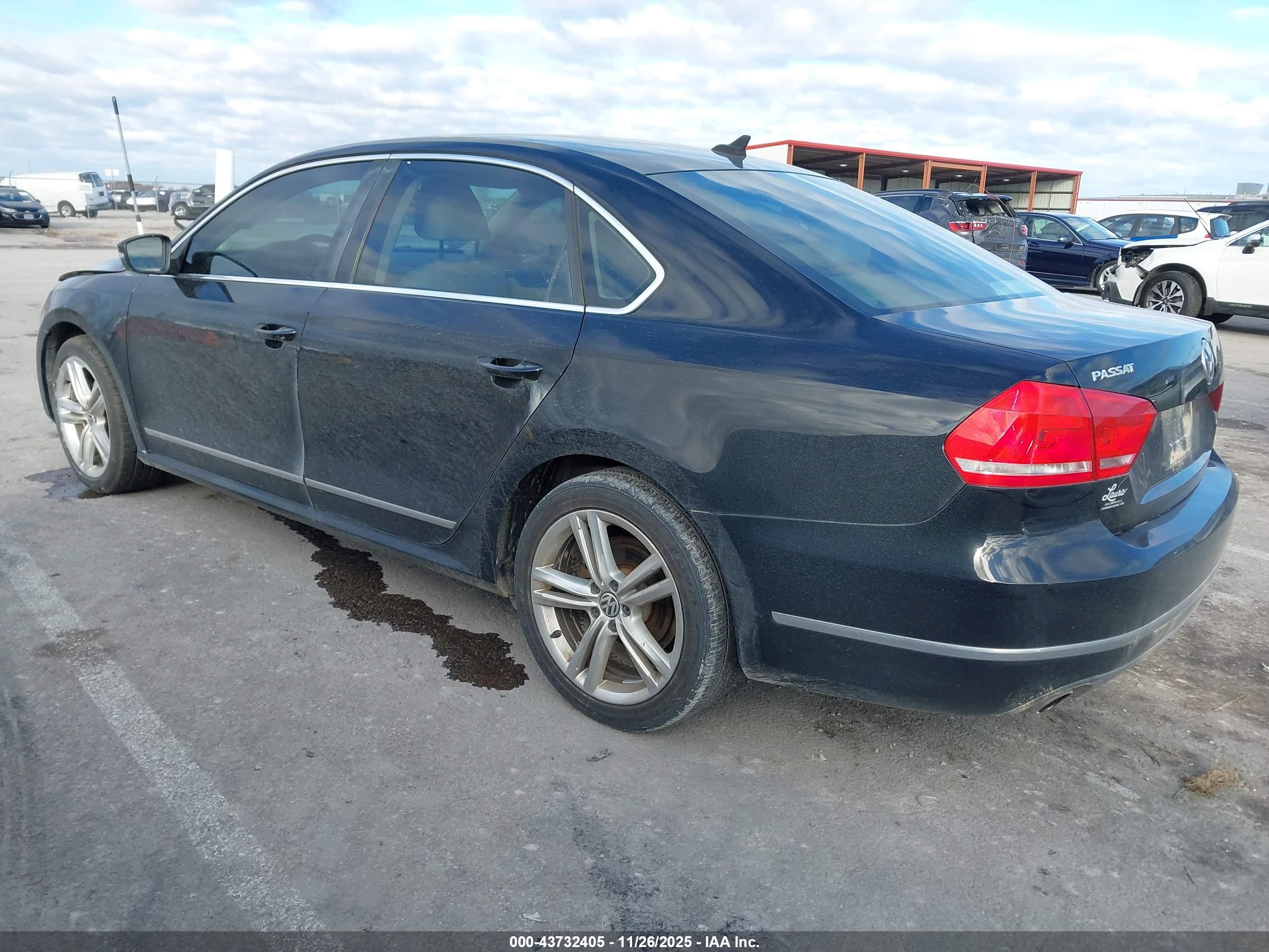 VOLKSWAGEN PASSAT image 3