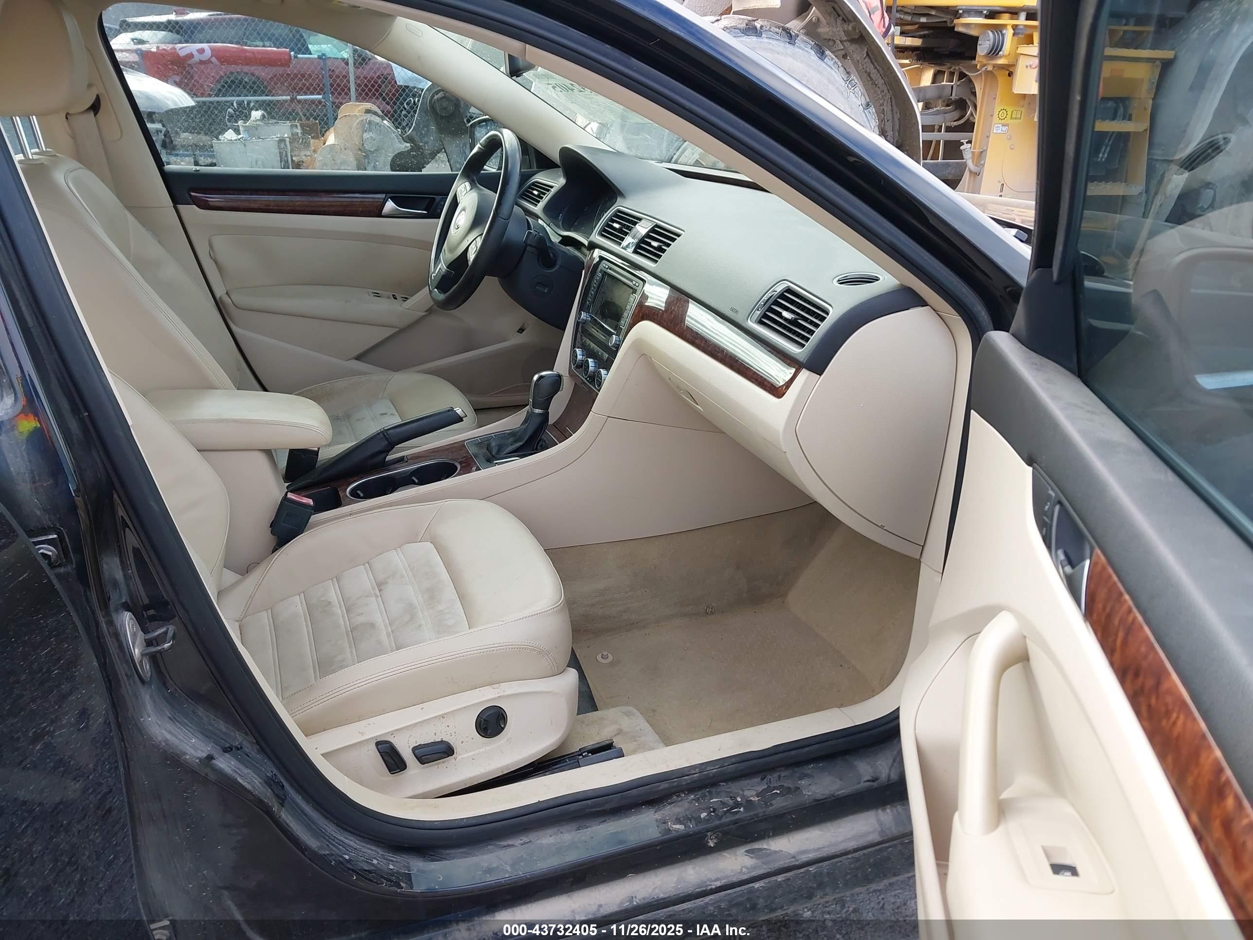 VOLKSWAGEN PASSAT image 5