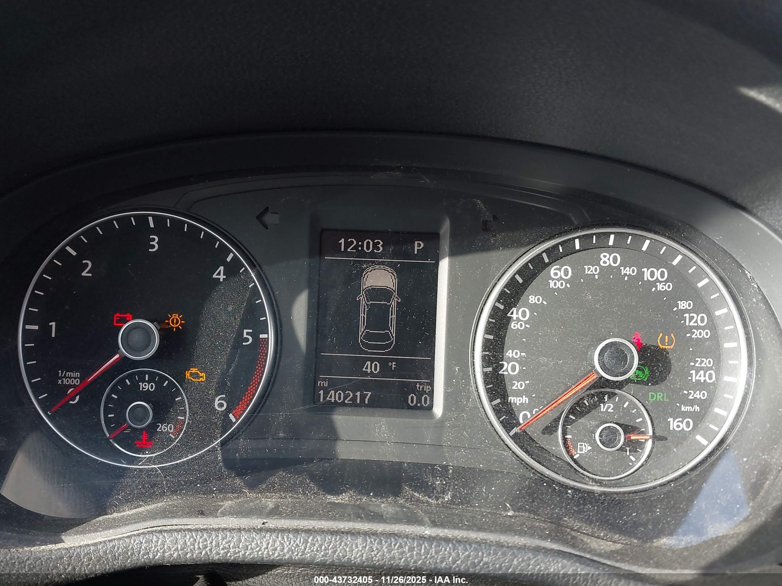 VOLKSWAGEN PASSAT image 7