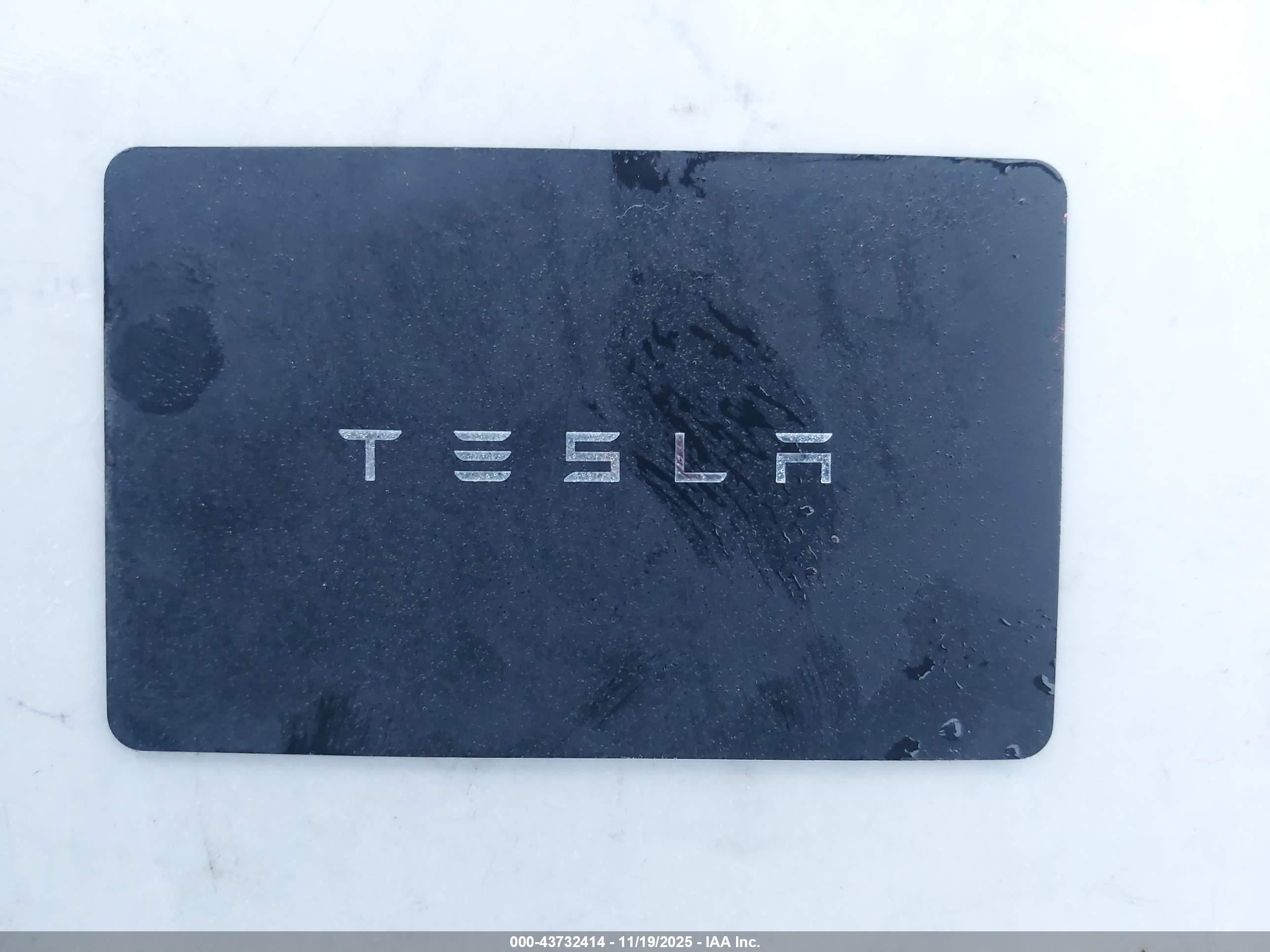TESLA MODEL image 11