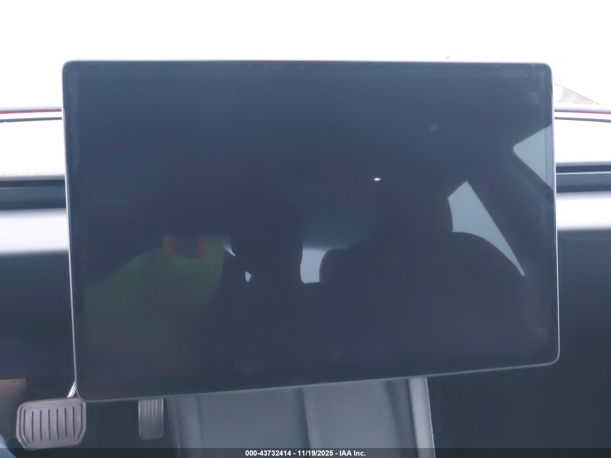 TESLA MODEL image 7