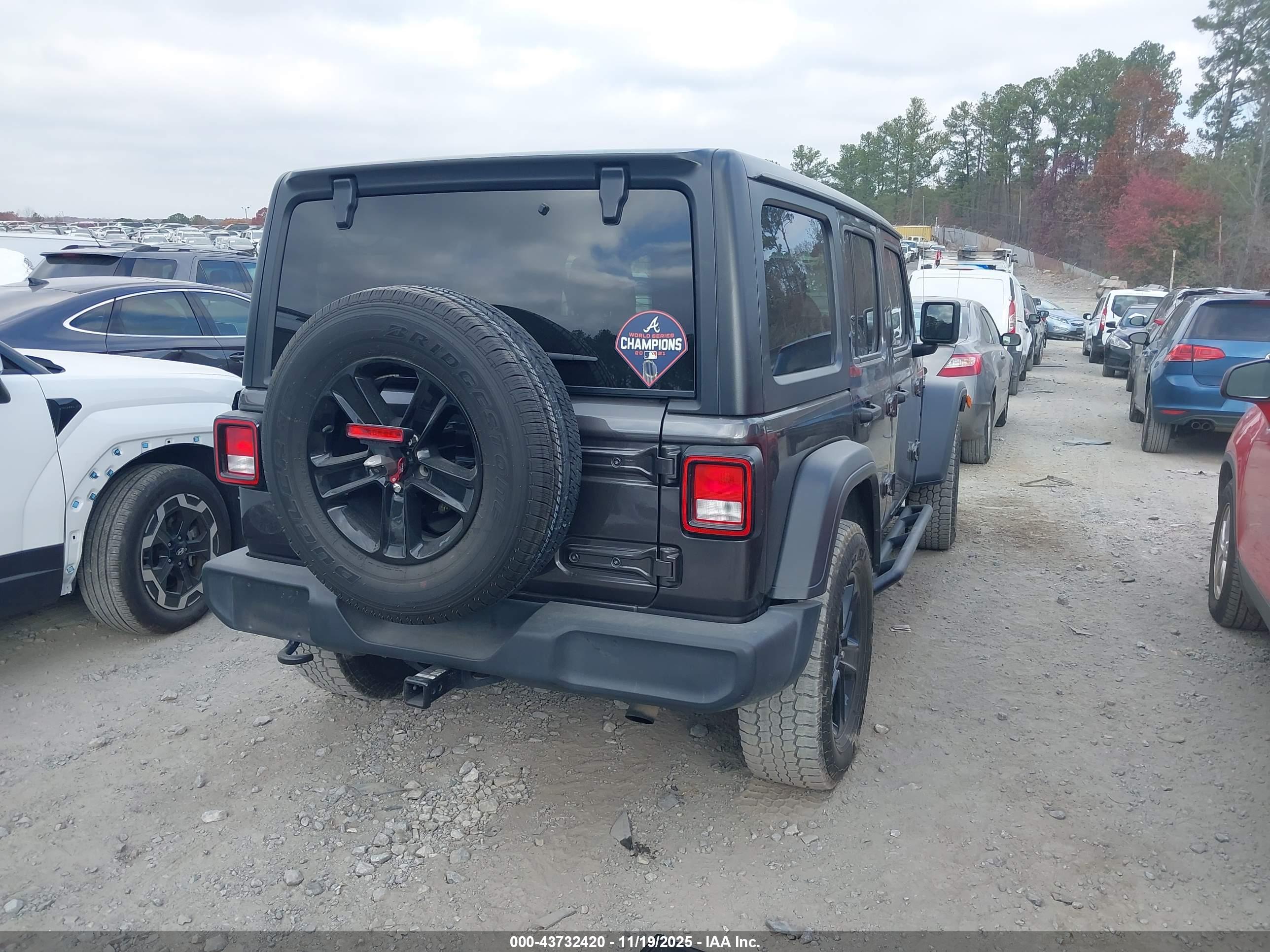 JEEP WRANGLER image 4