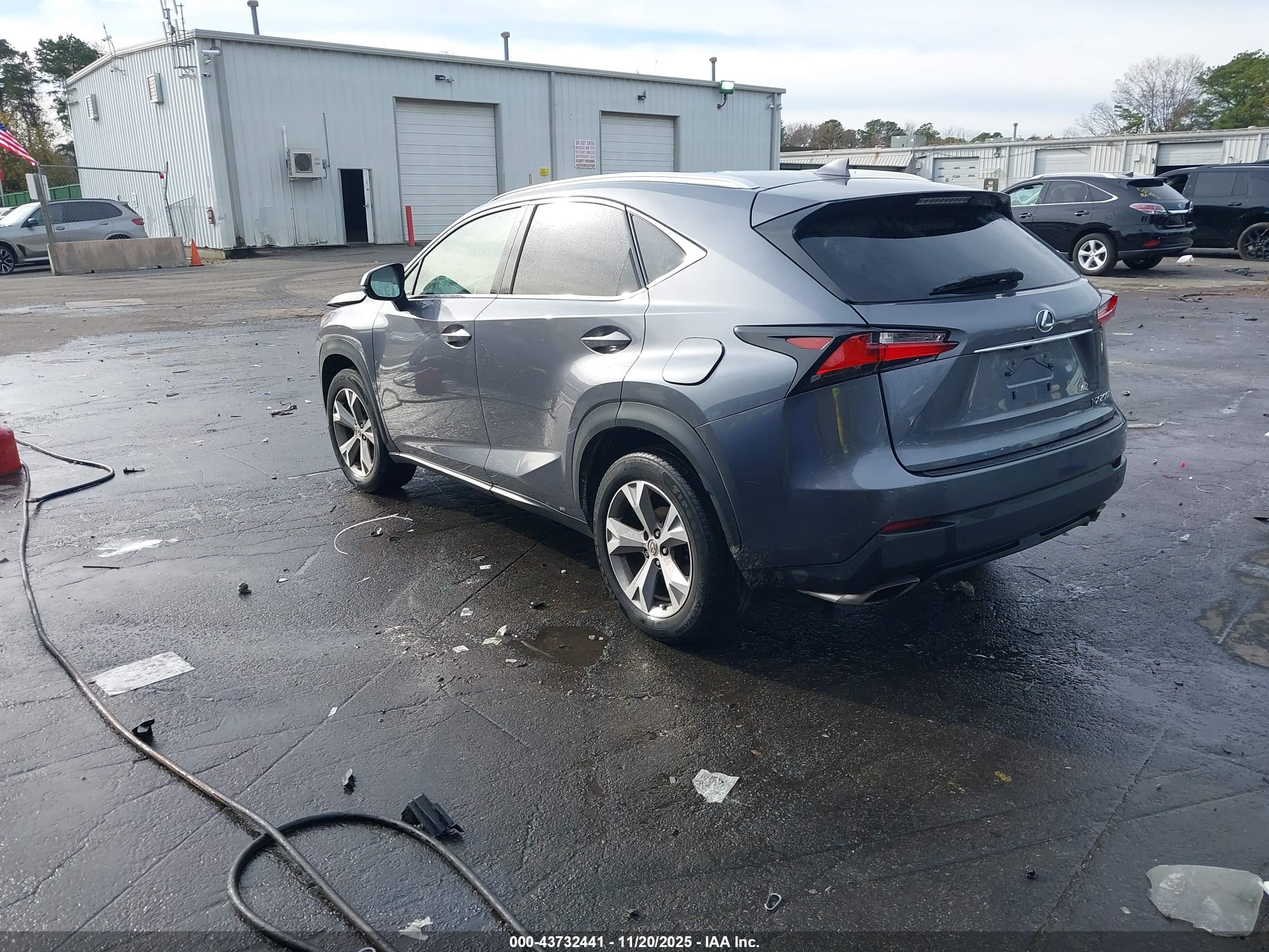 LEXUS NX image 3