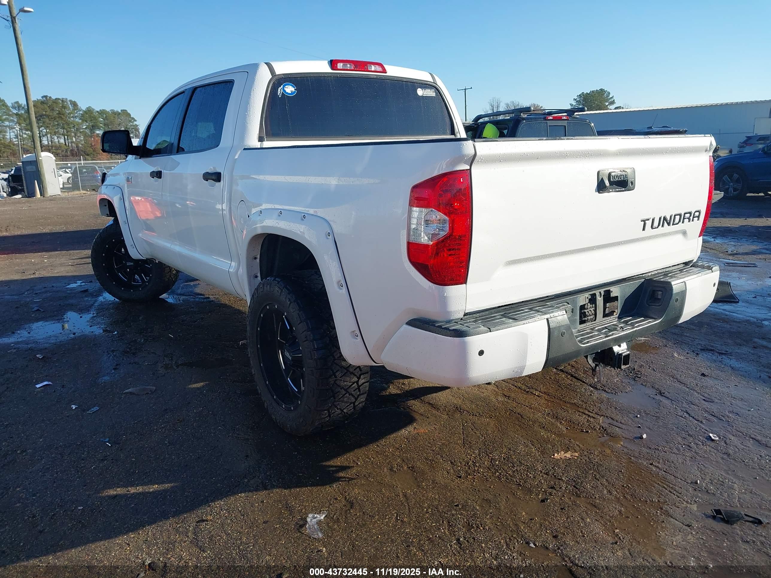 TOYOTA TUNDRA image 3