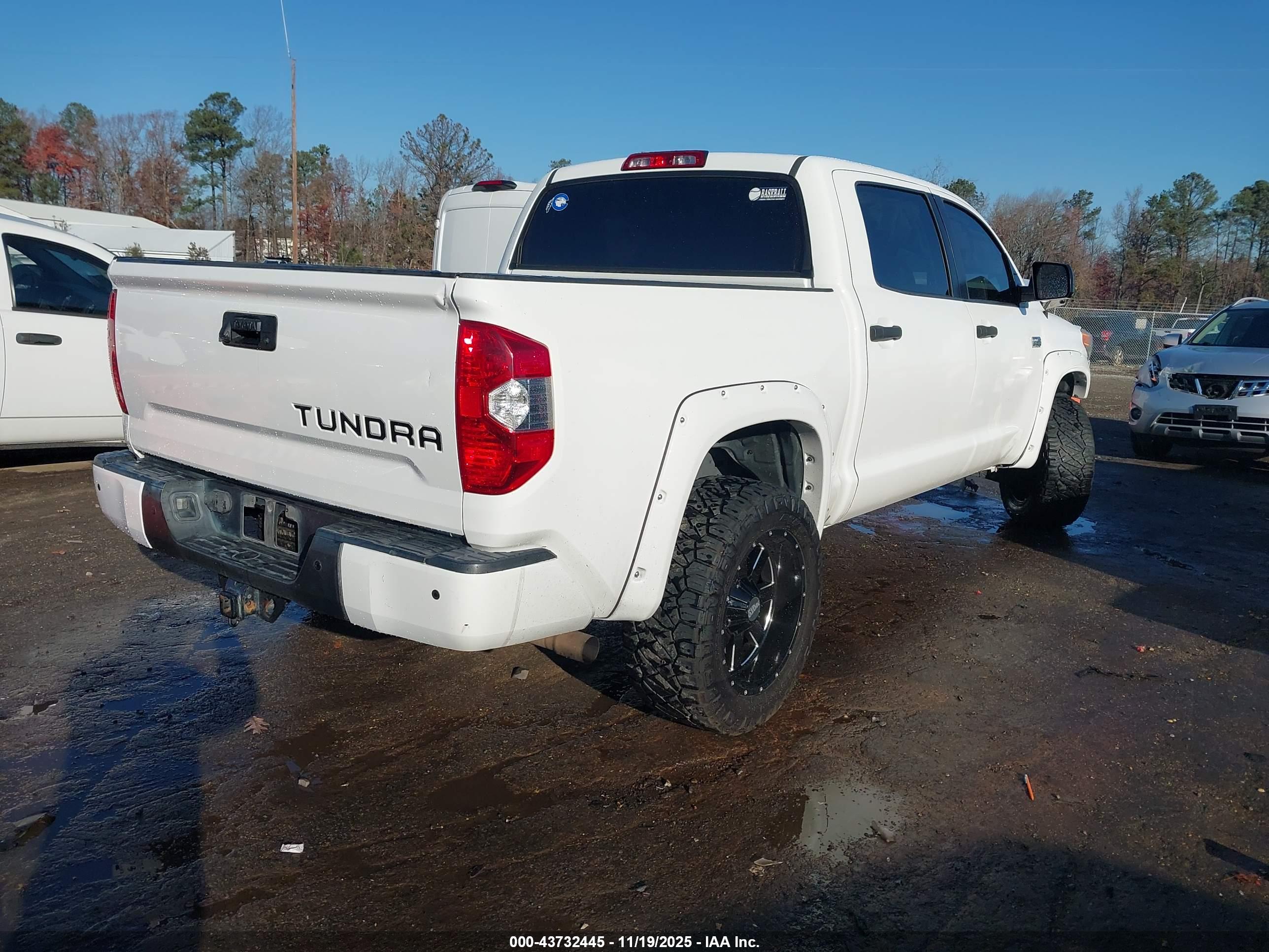 TOYOTA TUNDRA image 4