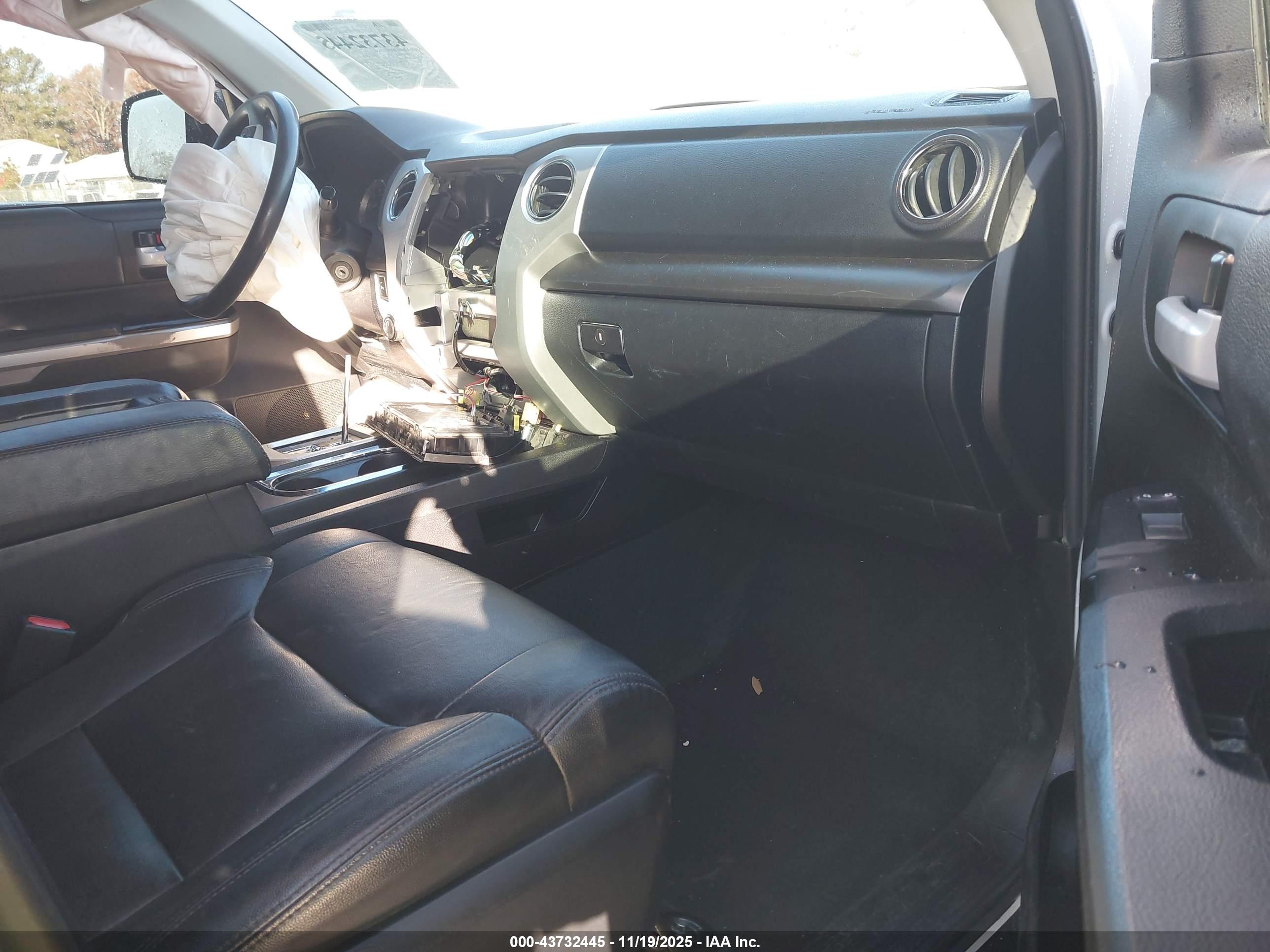 TOYOTA TUNDRA image 5