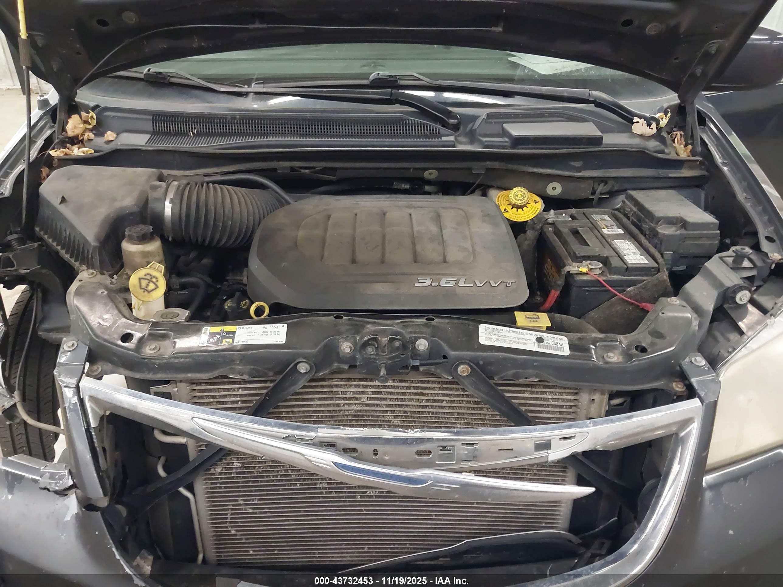 CHRYSLER TOWN image 10