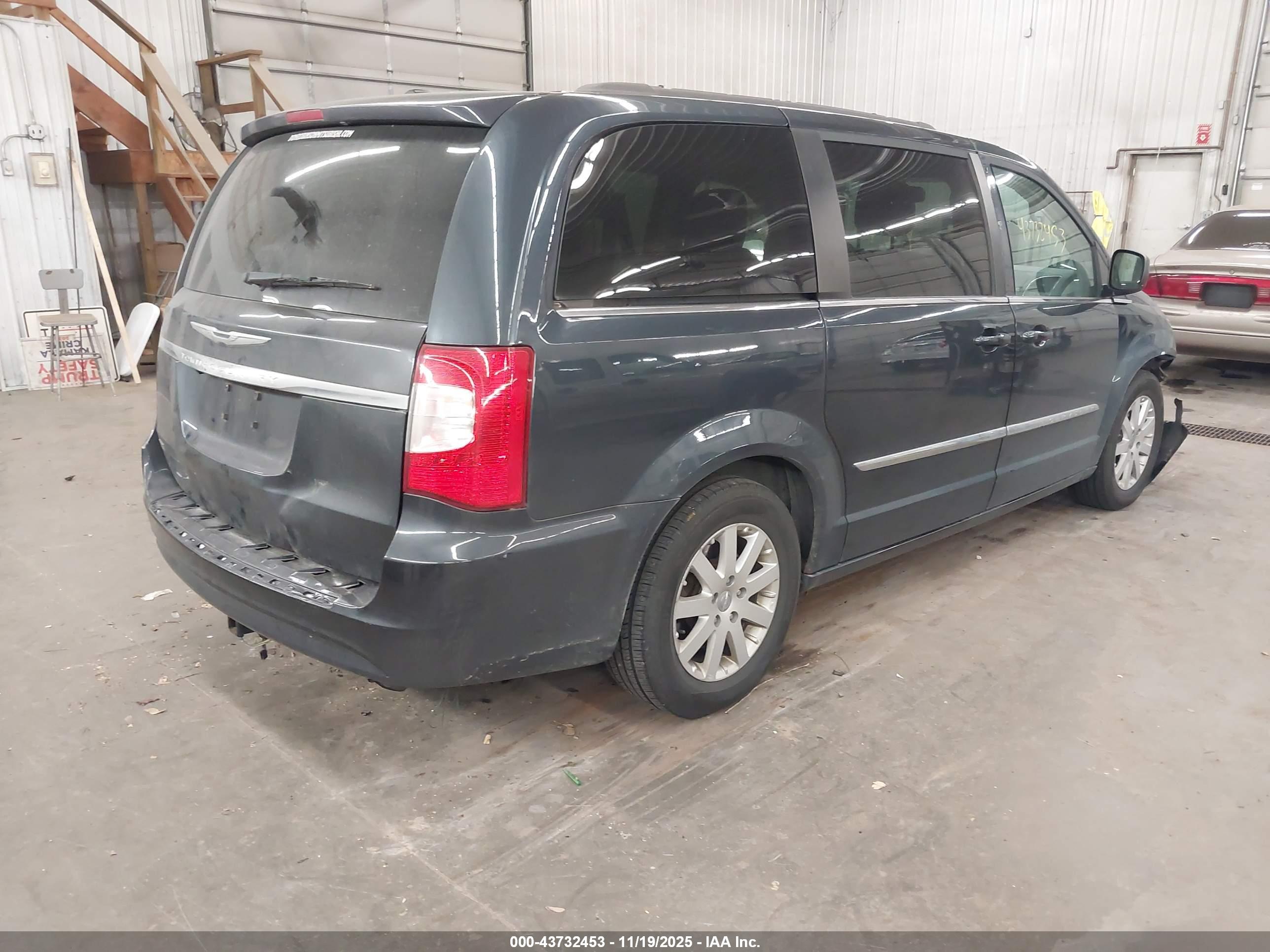 CHRYSLER TOWN image 4