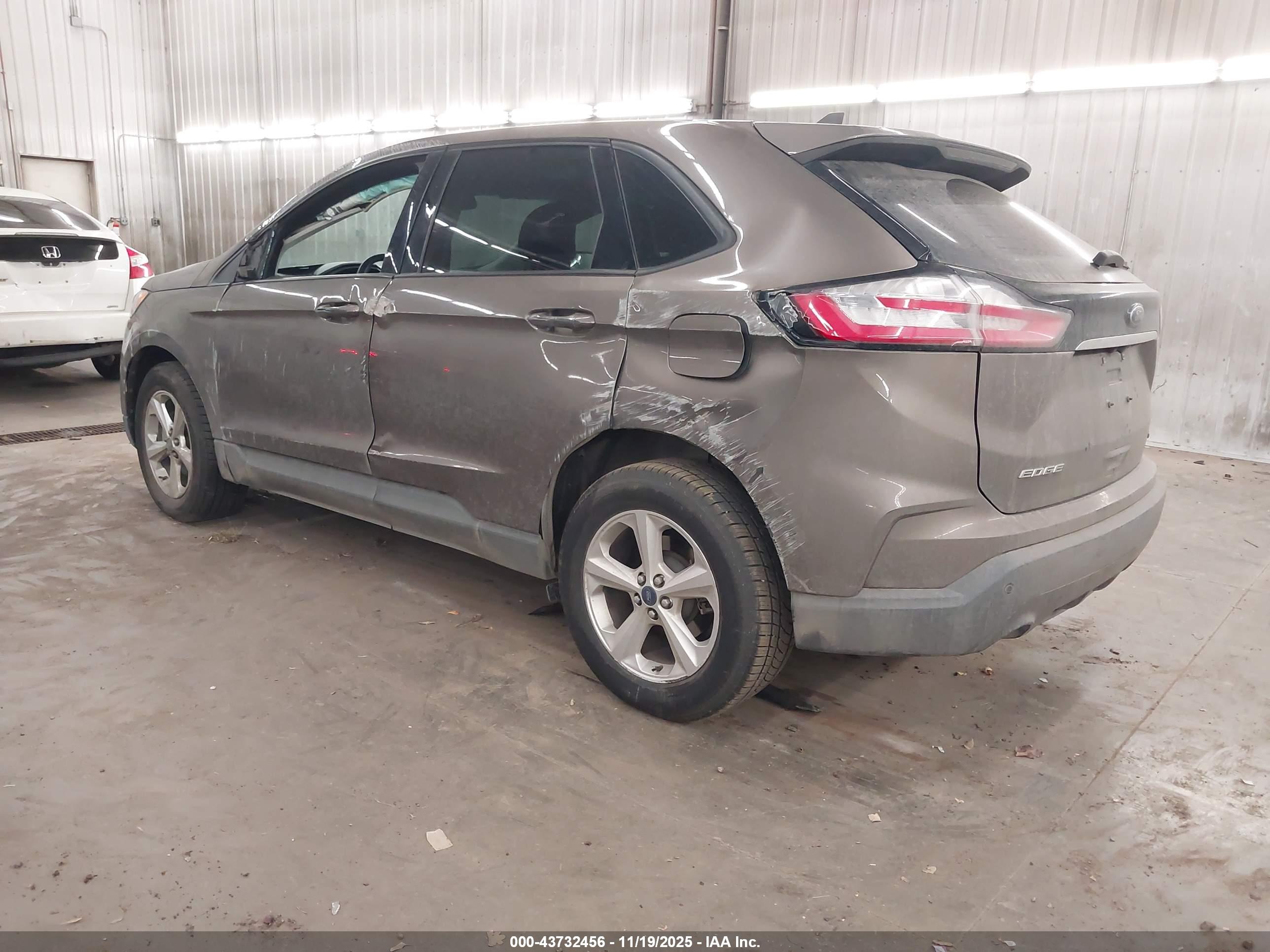 FORD EDGE image 3