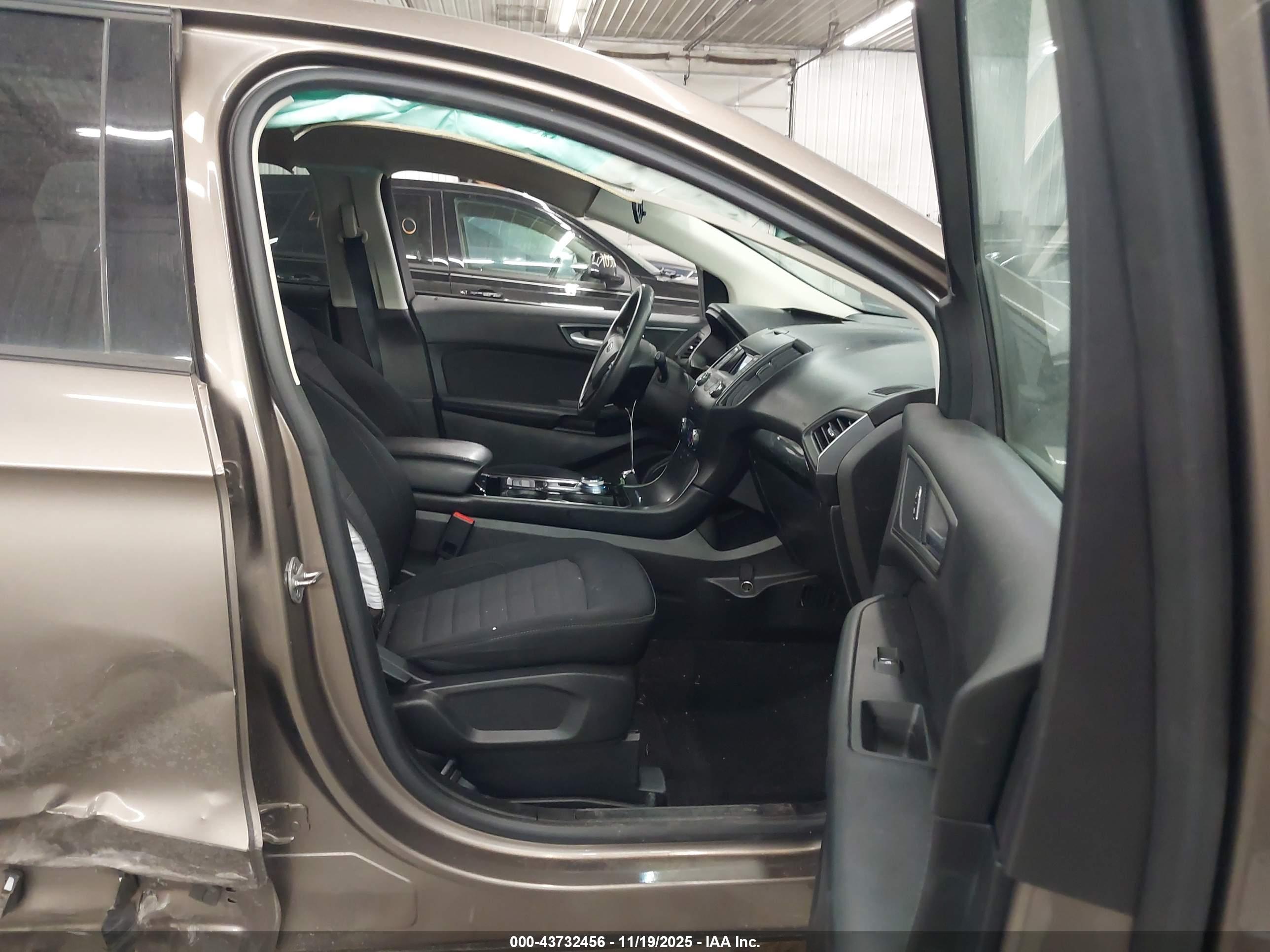 FORD EDGE image 5