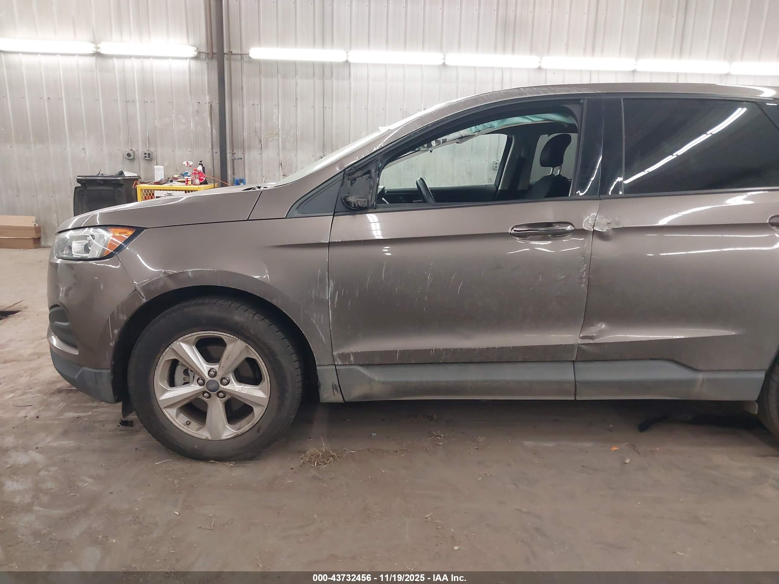 FORD EDGE image 6